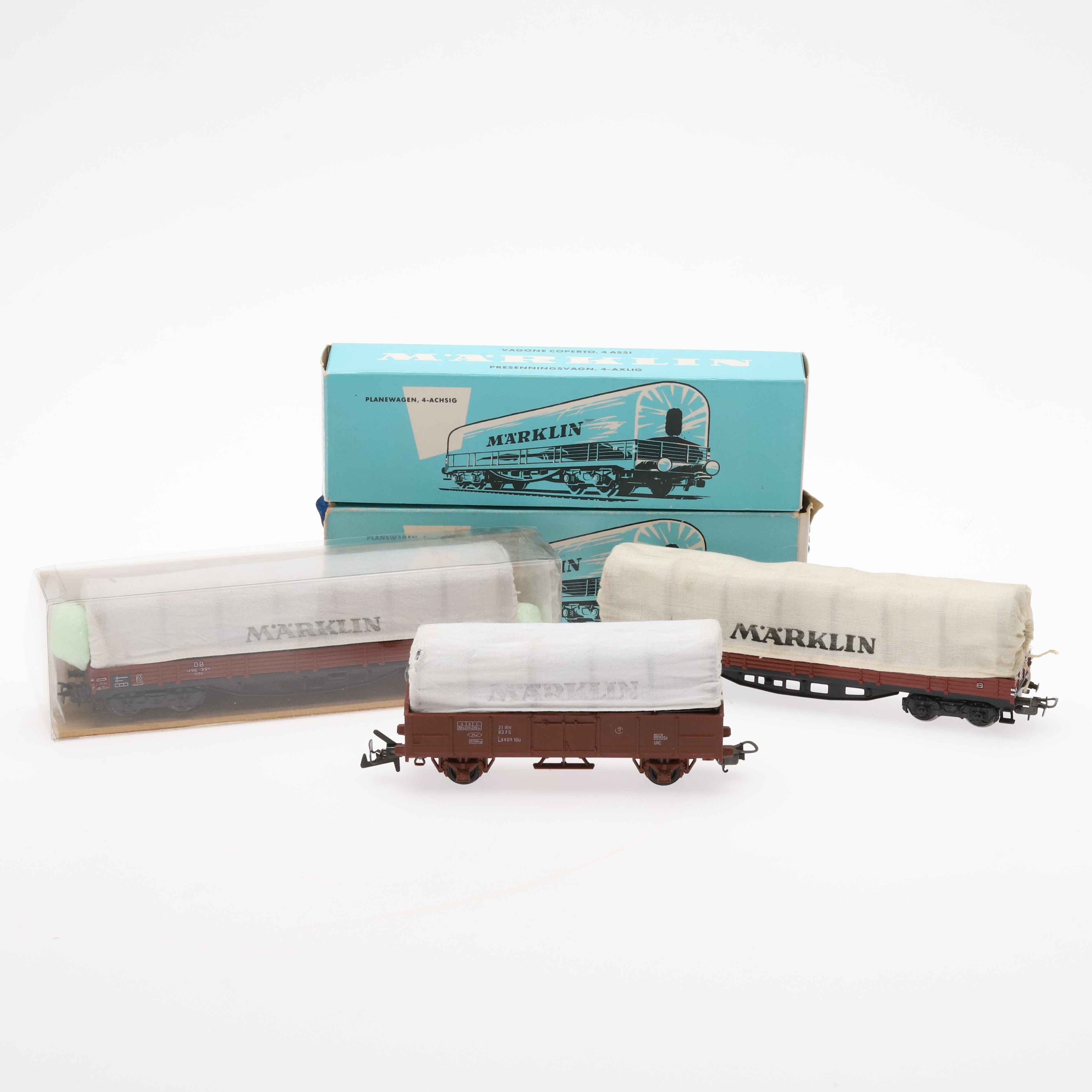 MÄRKLIN. godsvagn med presenning, 4 st, 4517, 4609, H0.
