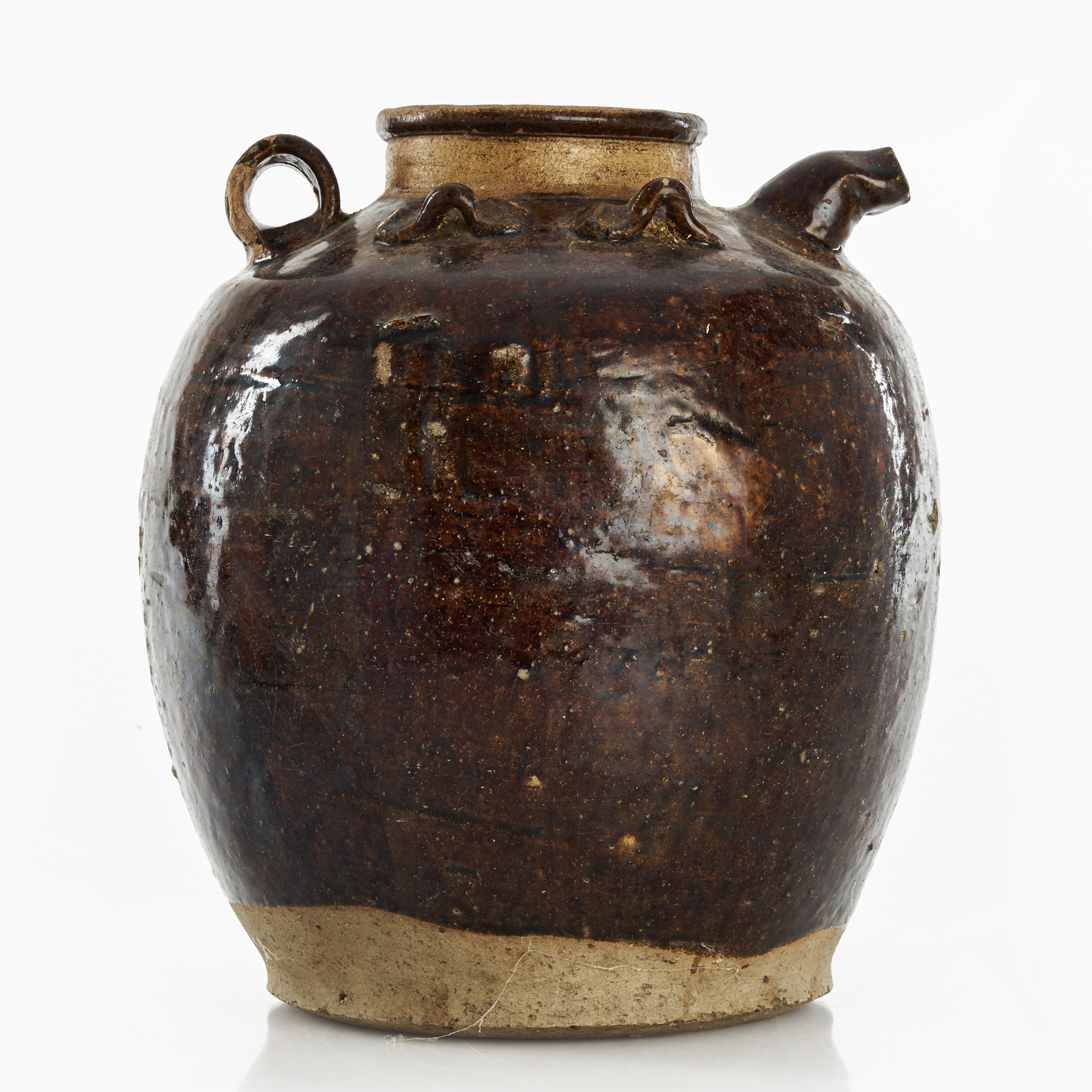 KRUKA med PIP och HÄNKEL, stengods, Kina, brunglaserad, Mingdynastin 15/1600-tal.