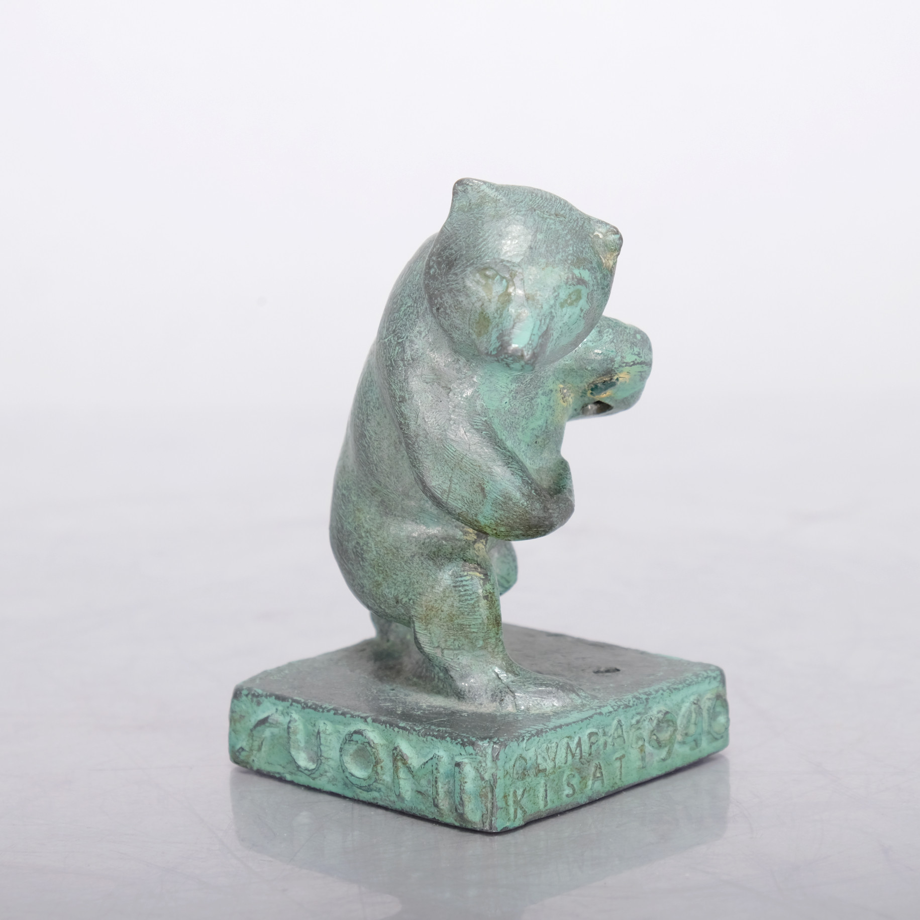 JUSSI MÄNTYNEN. Bronsfigur, olympisk Björn. "Olympia 1940 - Kisat - Suomi - Finland".