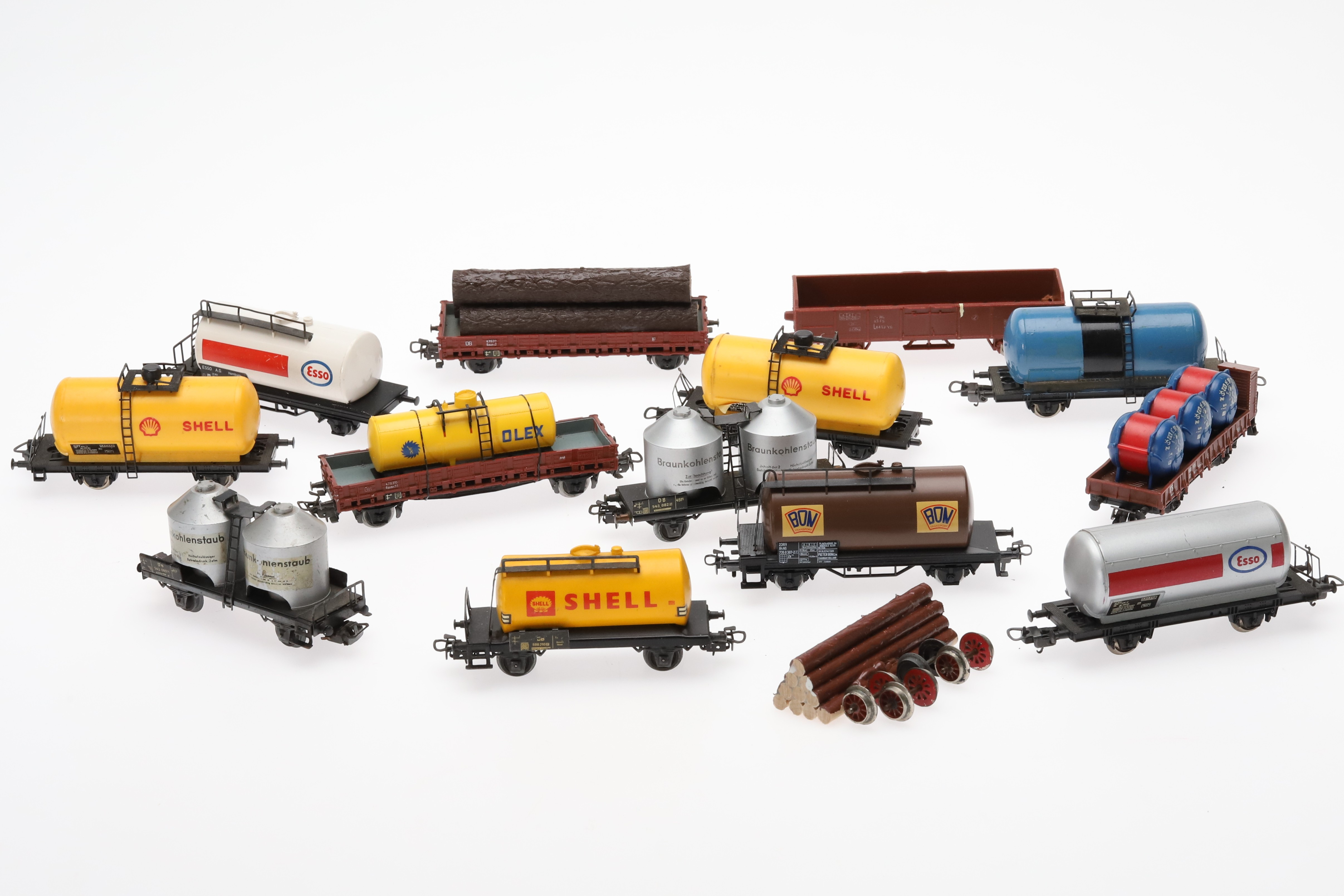 JÄRNVÄGSVAGNAR, ett större parti, Märklin, Lima, Fleicshman, H0.