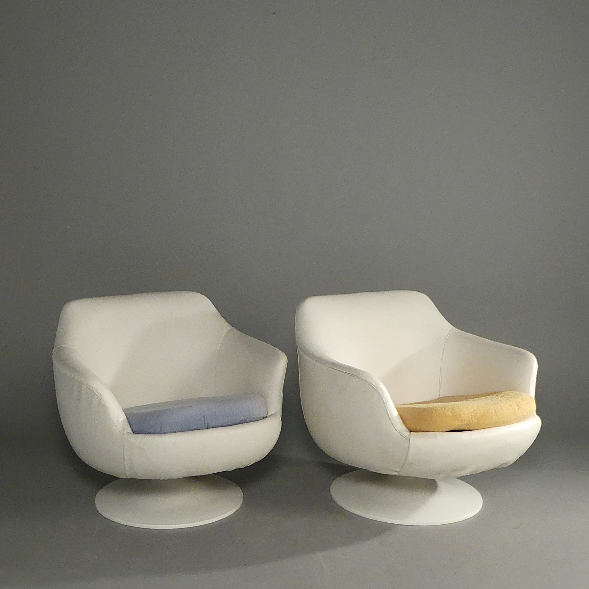 FÅTÖLJER, ett par, Swedform, renoveringsobjekt.