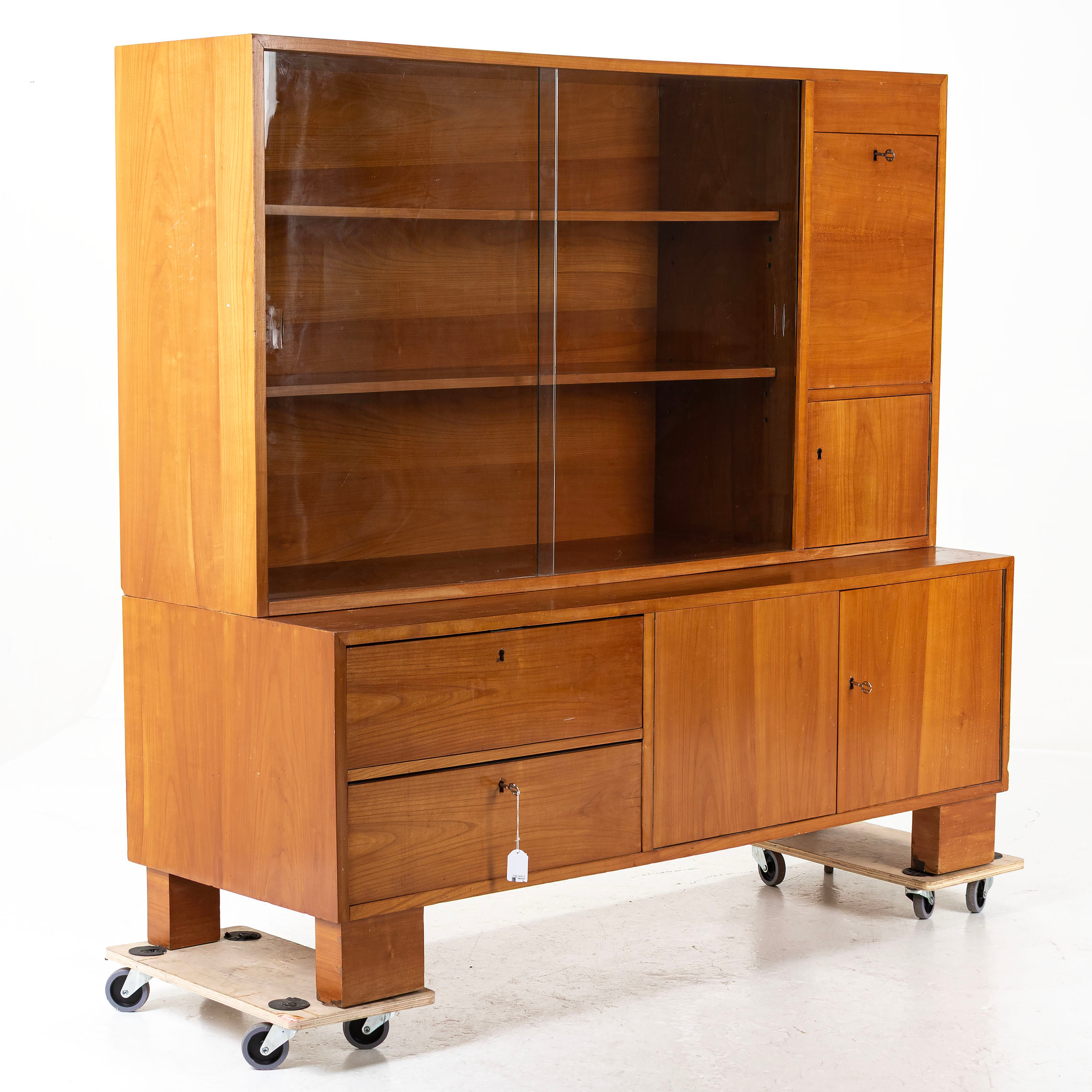 SKÅP, björk, Tyskland, Bauhaus, 1900 - talets första hälft.