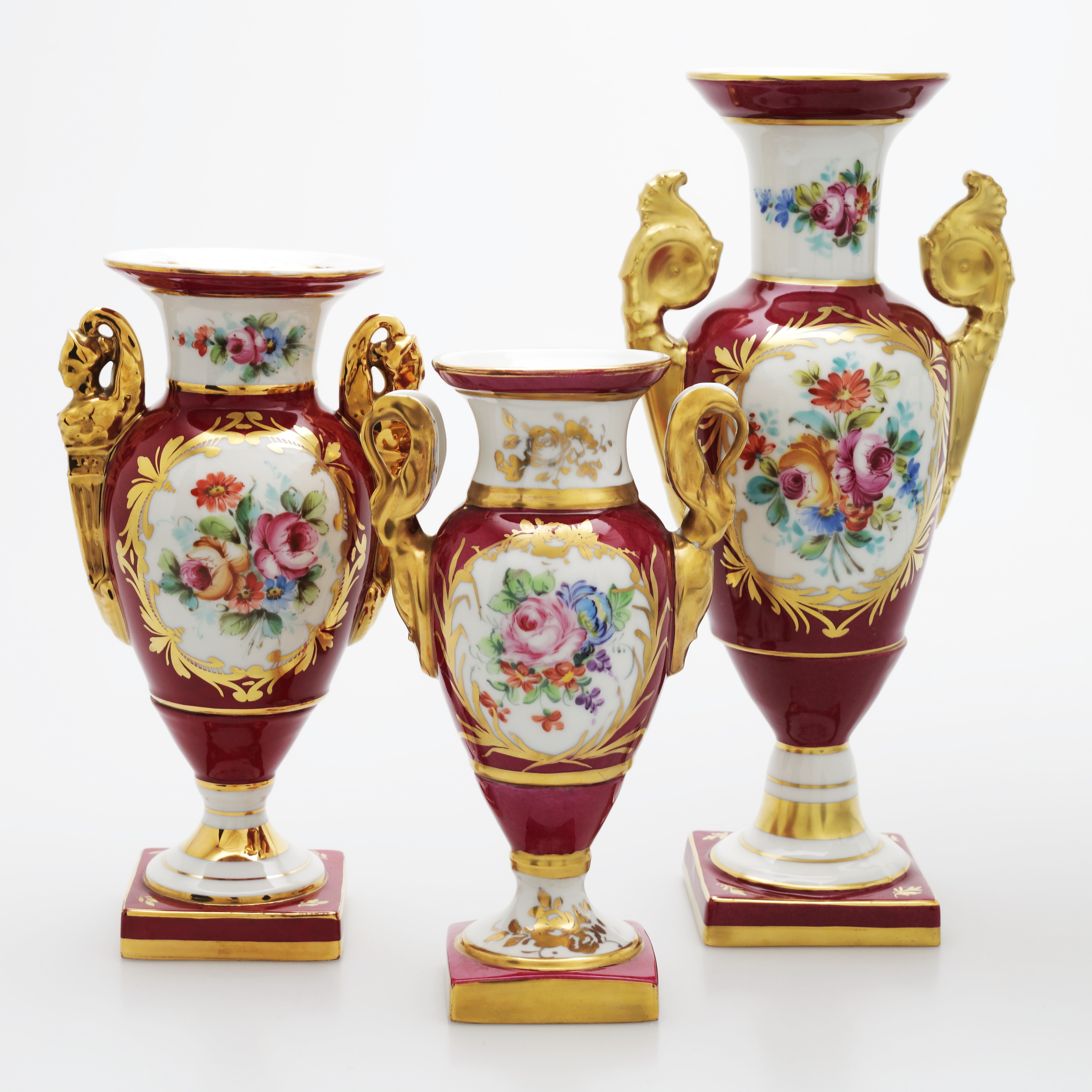 URNOR, 3 st, porslin, handmålade, Limoges, Frankrike.