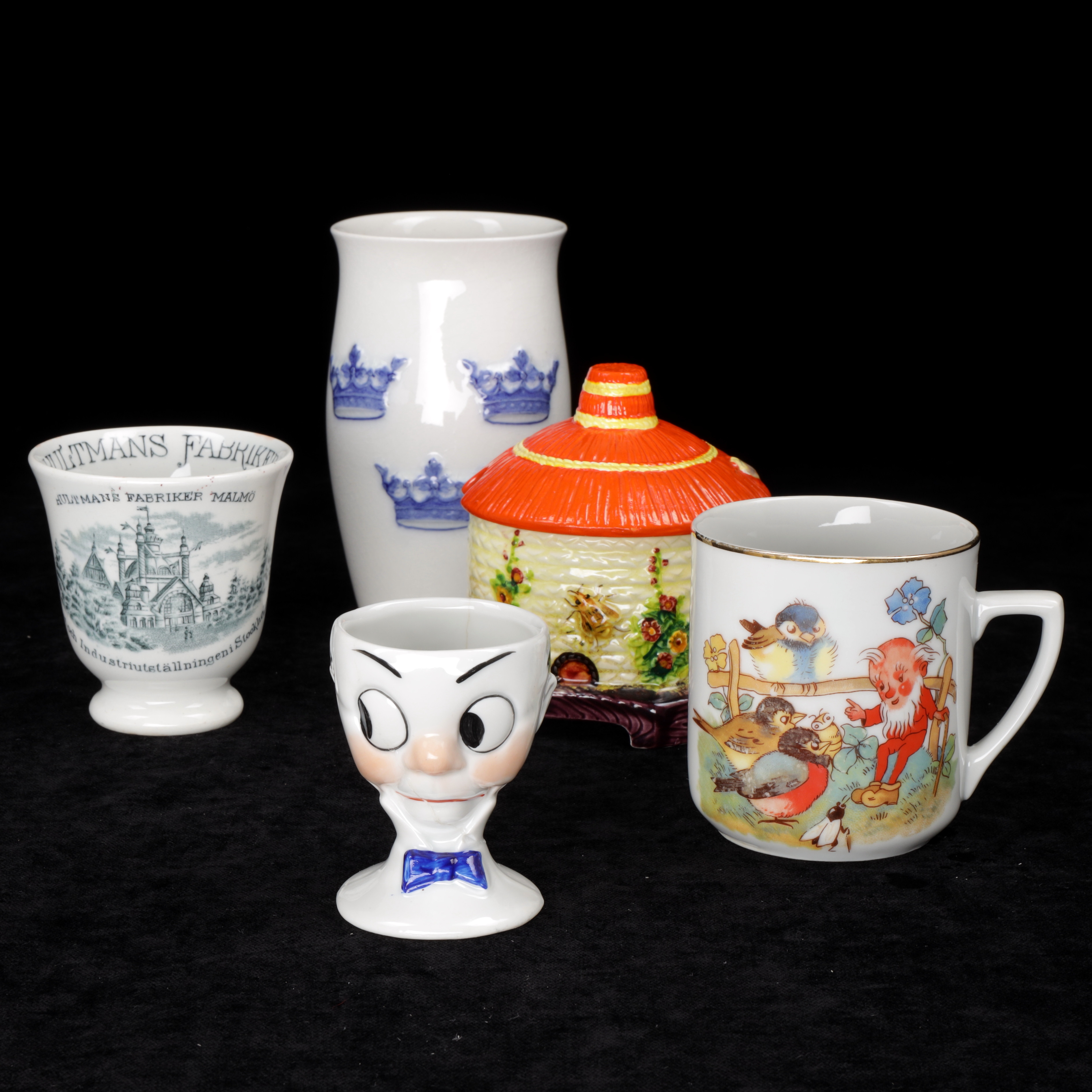 BÄGARE, KOPP MM, 5 st, porslin, 1900-talets första hälft.