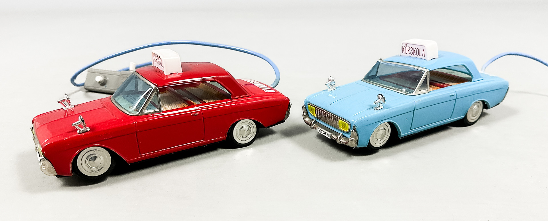 LEKSAKSBILAR, 2 st, Ichiko, Japan, 1900-tal.