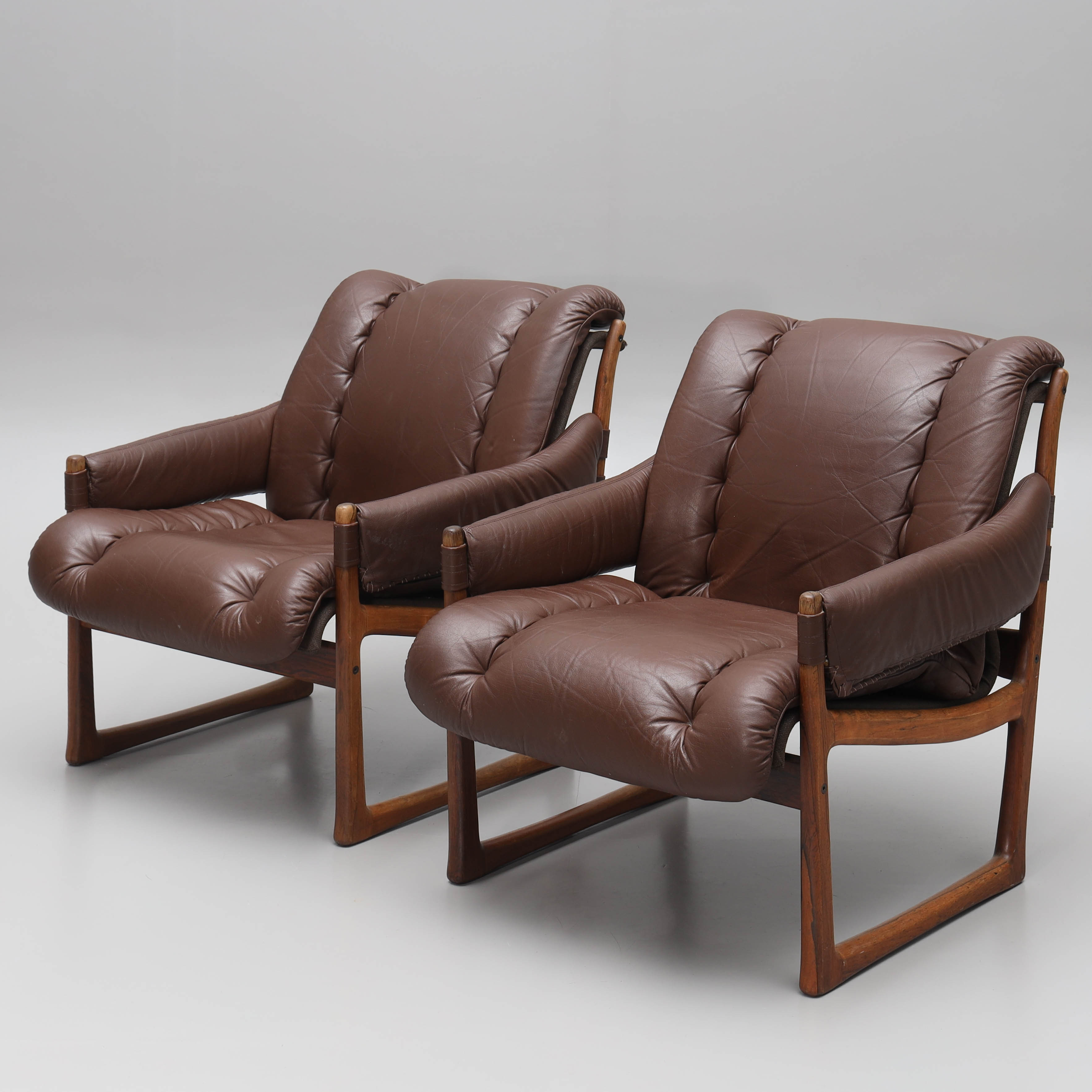 TORBJÖRN AFDAL. Fåtöljer, ett par, palisander, Bruksbo, Norge, 1975.