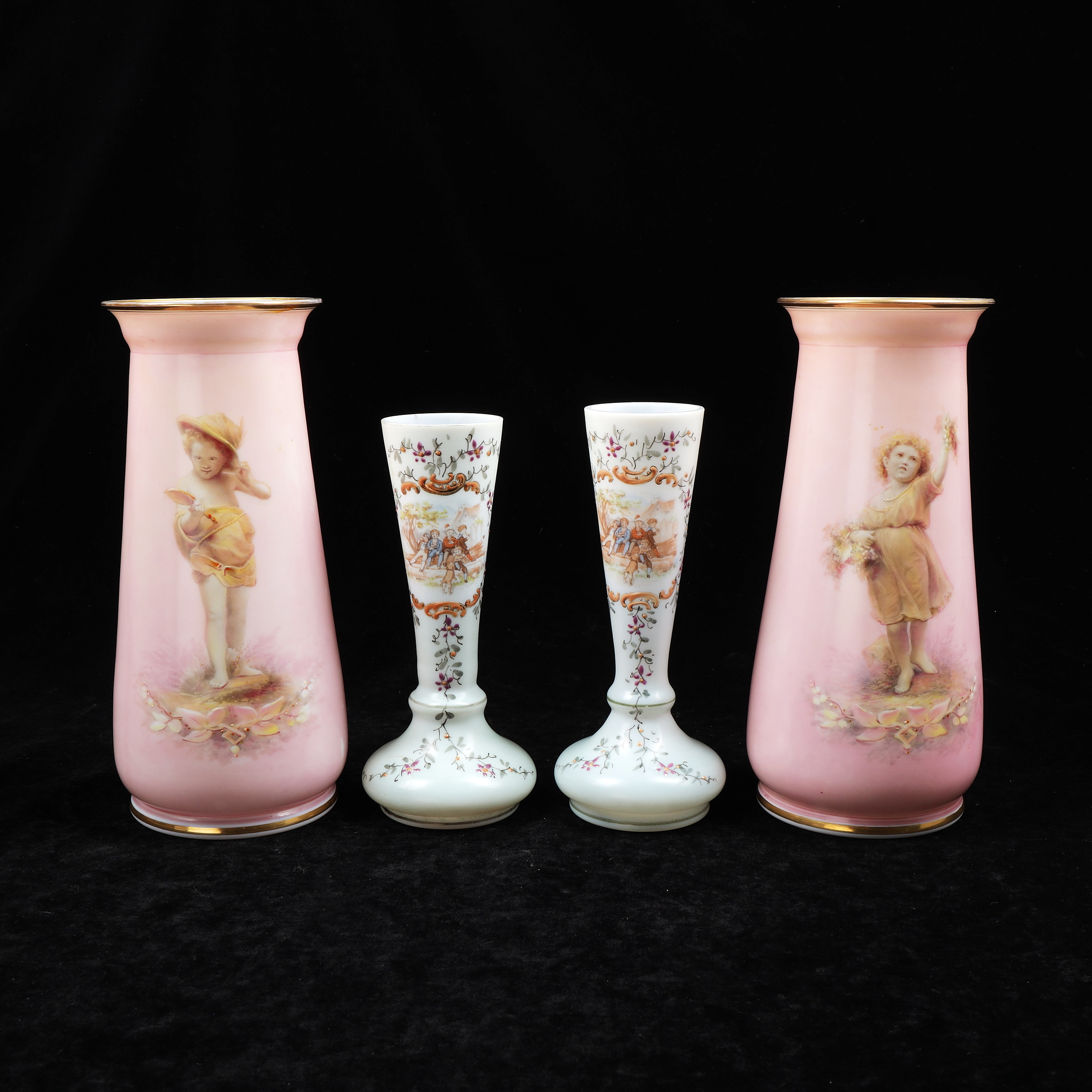 VASER, två par, glas, emaljmålat dekor, 1800/1900-tal.