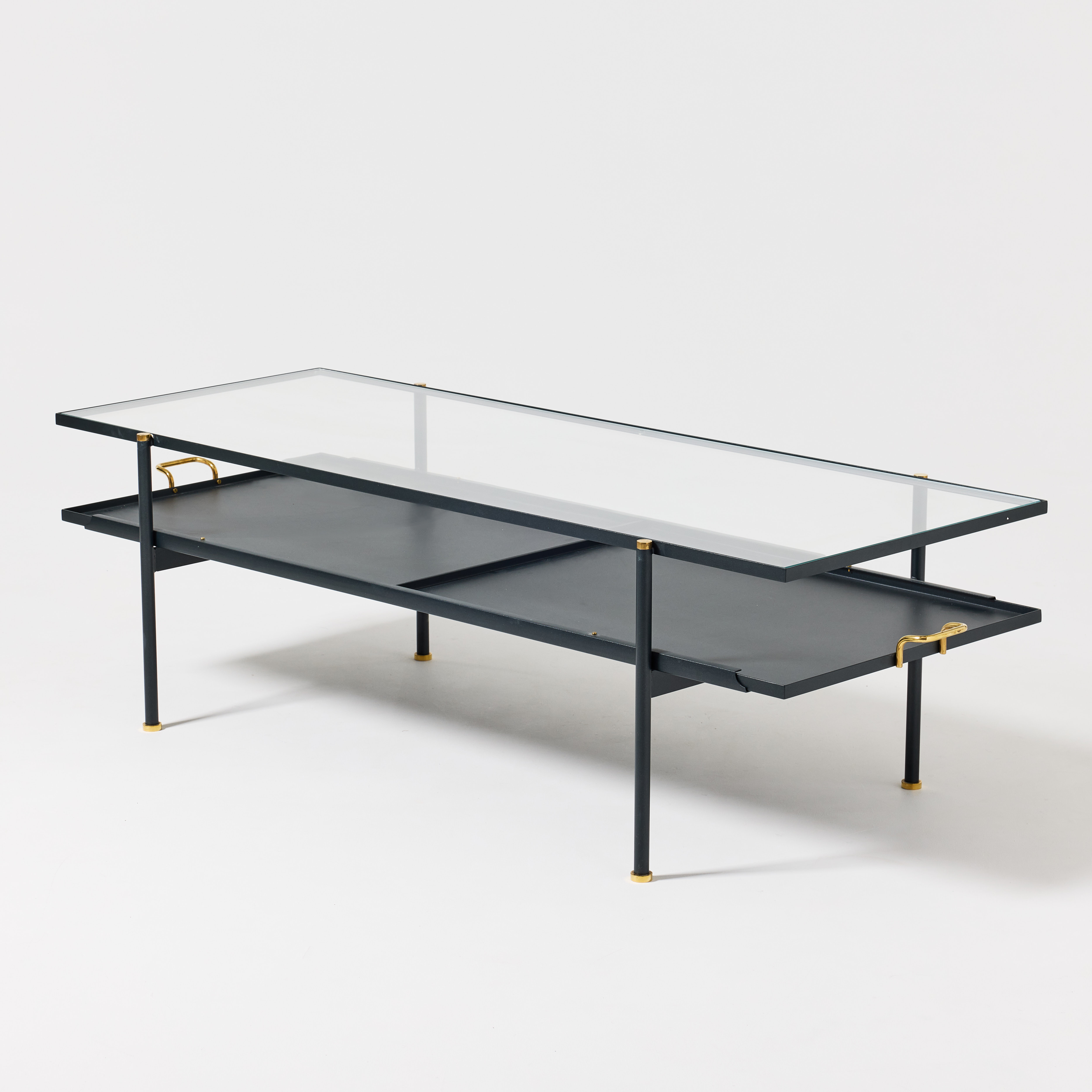 PER ÖBERG. "Nizza", soffbord, Firma Svenskt Tenn, formgivet 2018, mörkgrålackerad metall, glas och mässing.