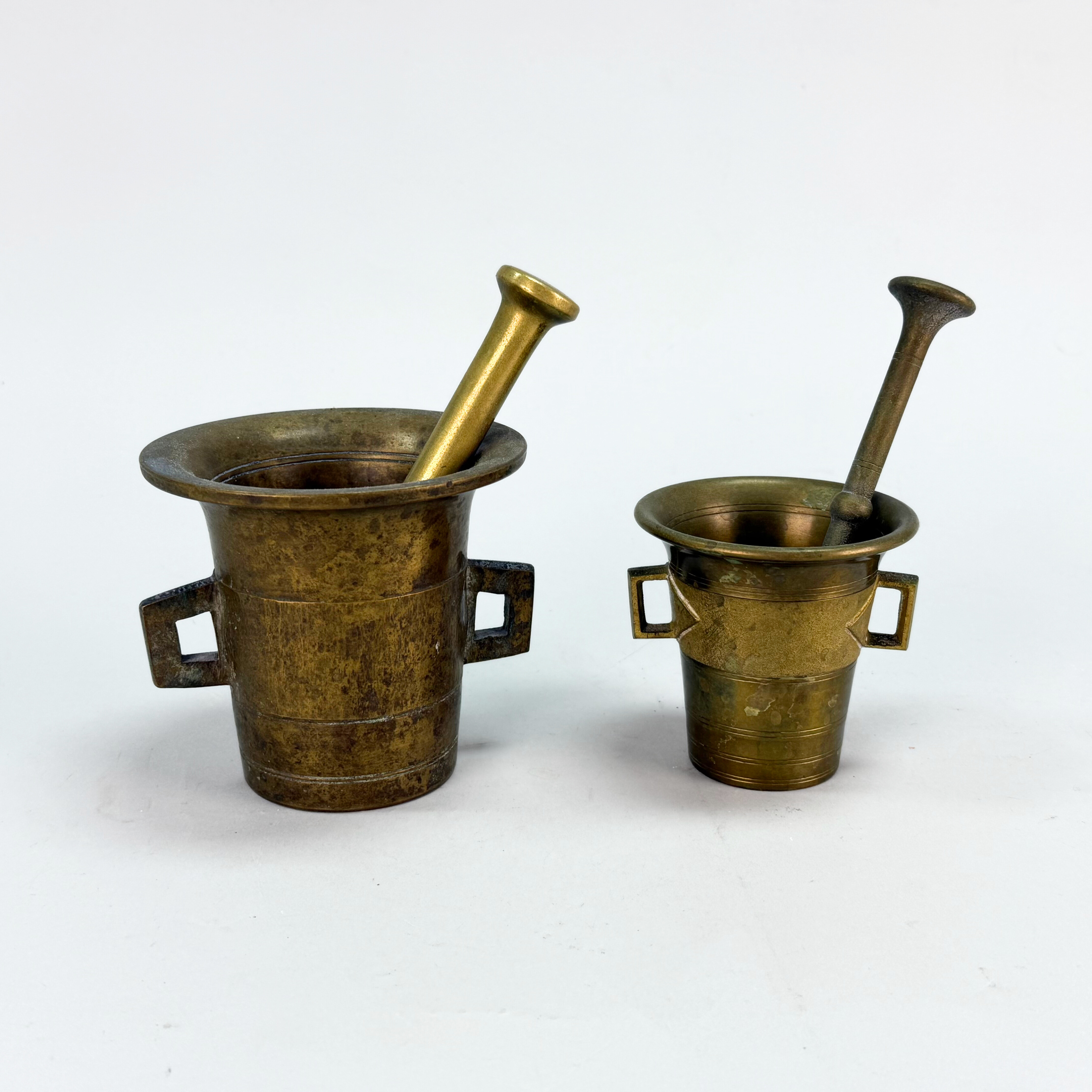 MORTEL MED PISTILL, mässing, sekelskiftet 1800/1900.