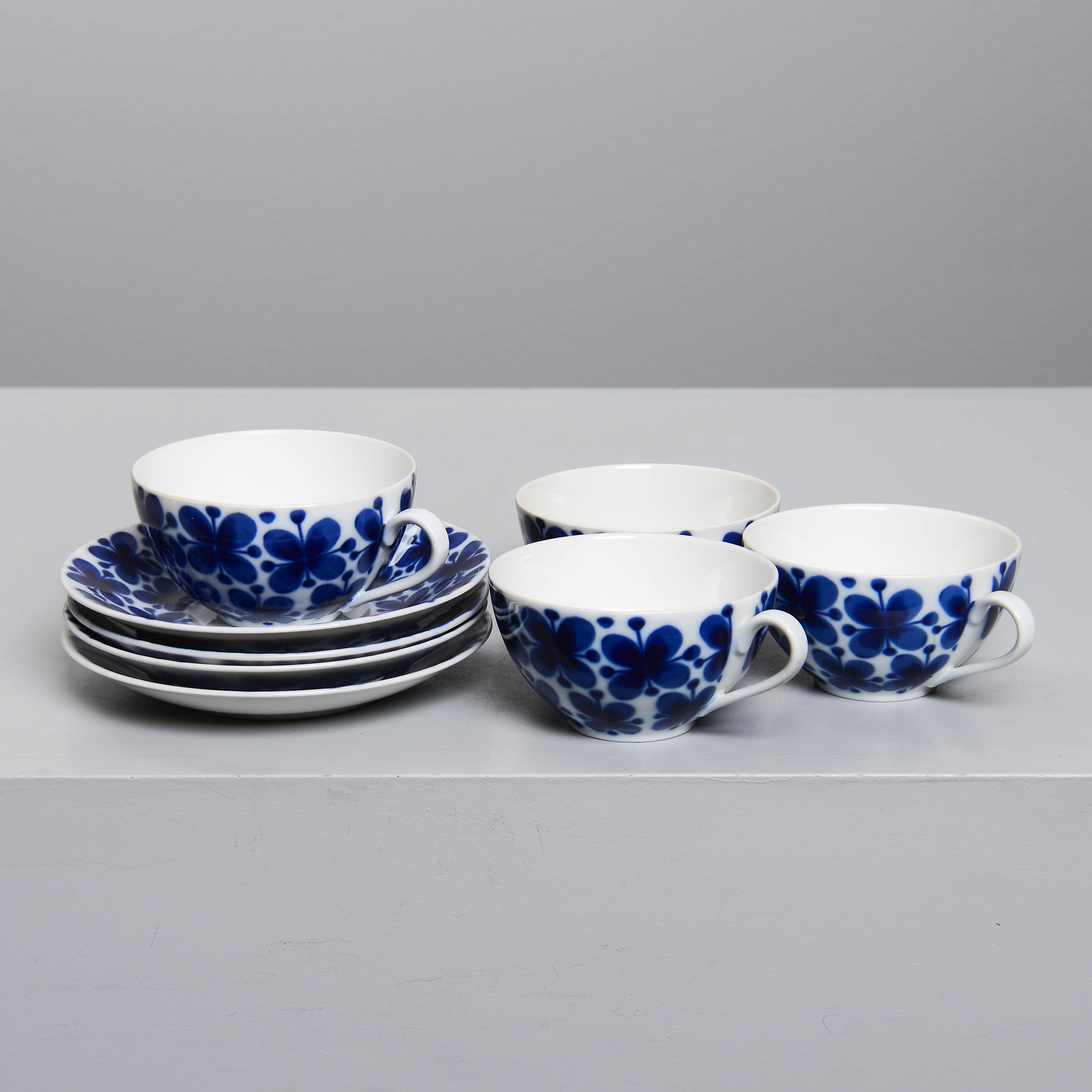 MARIANNE WESTMAN. Tekoppar med underfat, 4 st, "Mon Amie", Rörstrand.