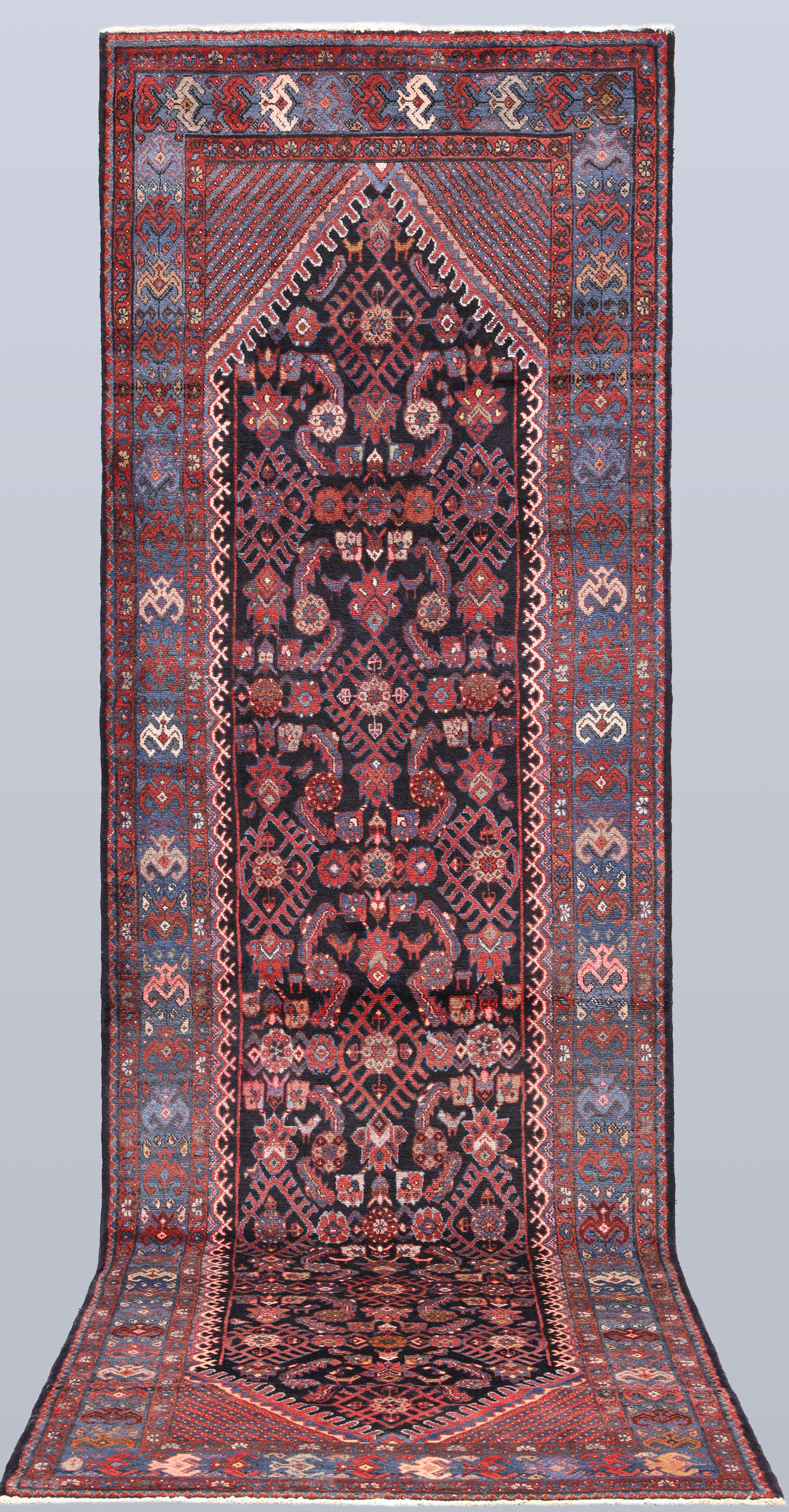ORIENTMATTA. Hamadan gallerimodell, 372 x 112 cm.