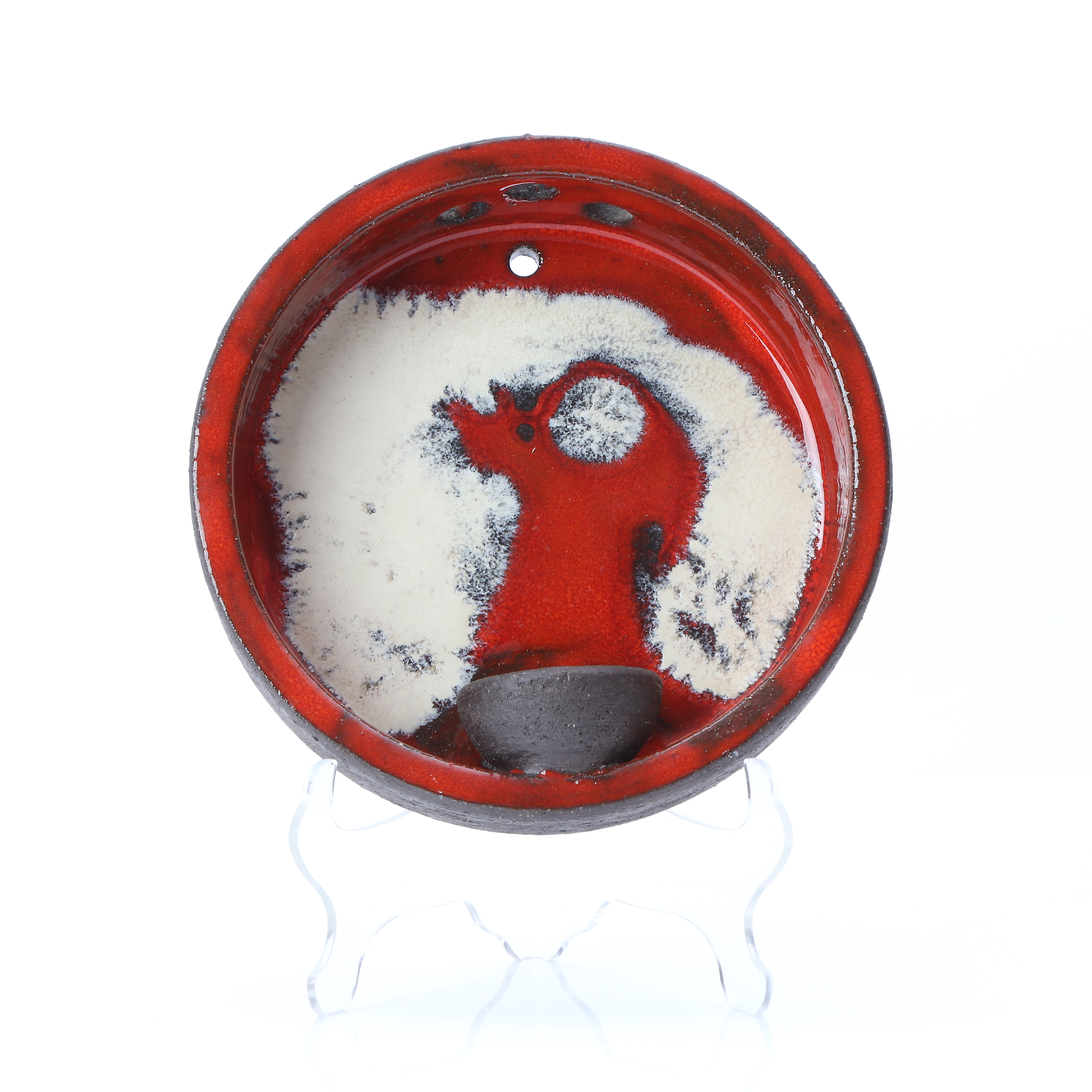 LØVEMOSE, VÄGGLJUSSTAKE. Delvis glaserad keramik. Danmark, 1900-talets andra hälft.