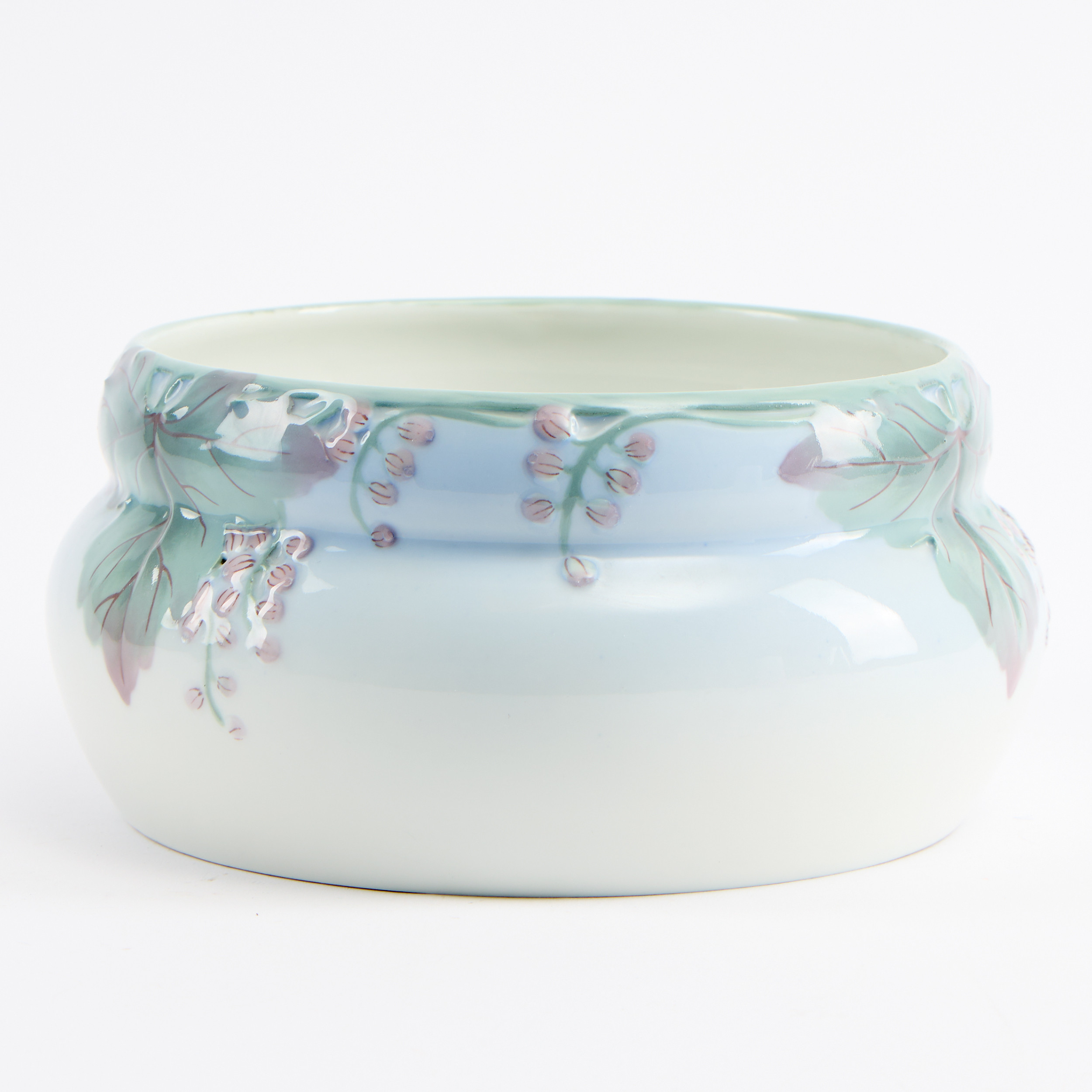 NILS EMIL LUNDSTRÖM (1865-1960) & MATHEUS PETTERSSON ( (1886‑1919). Skål, porslin, Rörstrand, Jugend, tidigt 1900-tal.