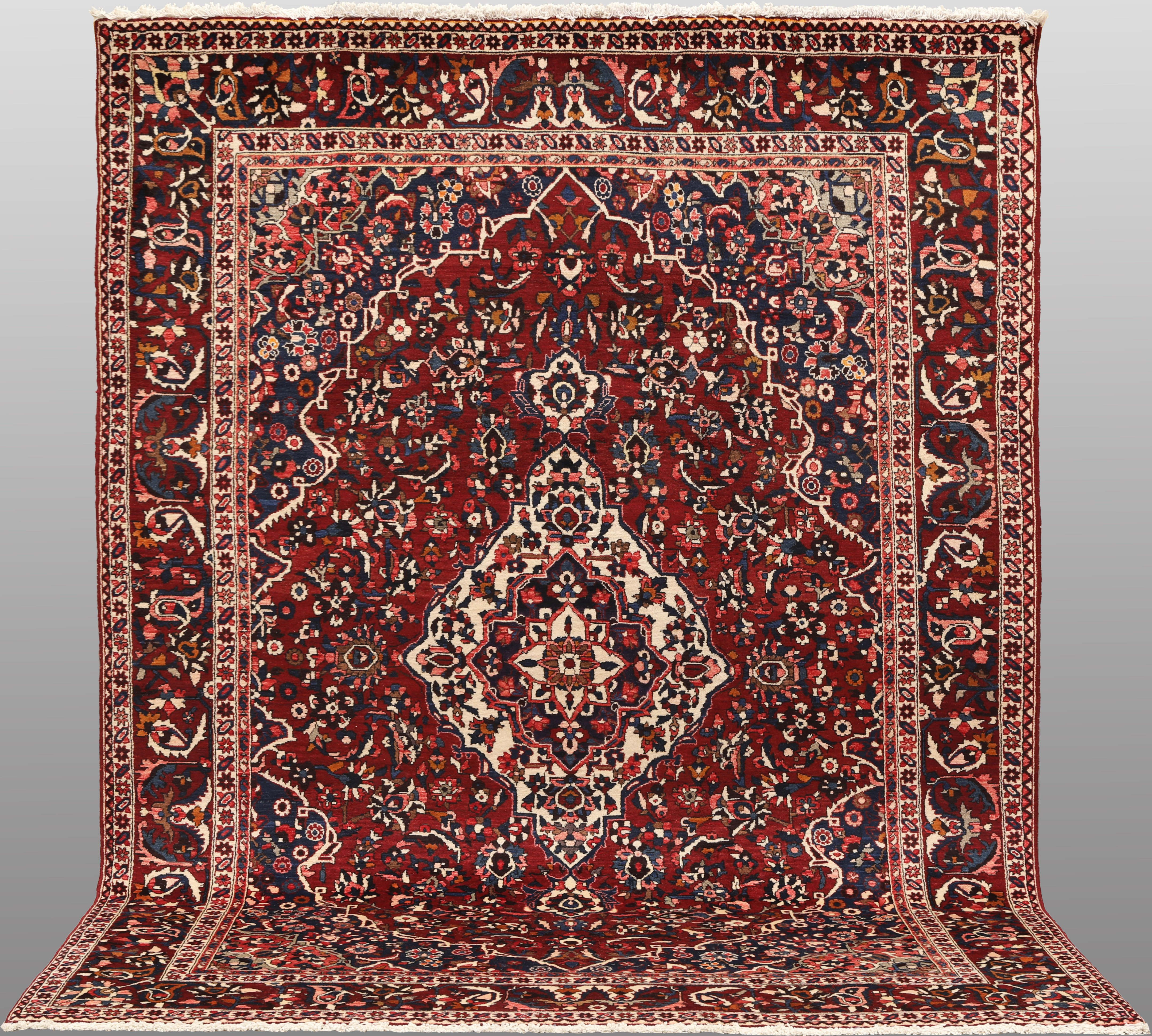 MATTA. Baktiari fine, 308 x 211 cm.