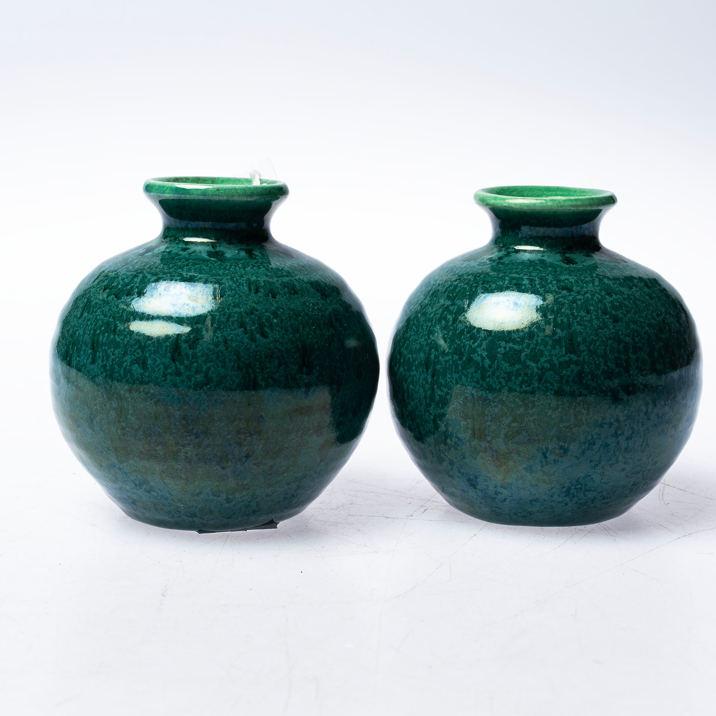 VASER, 1 par, Bo Fajans, glaserad keramik, 1900 - talets första hälft.