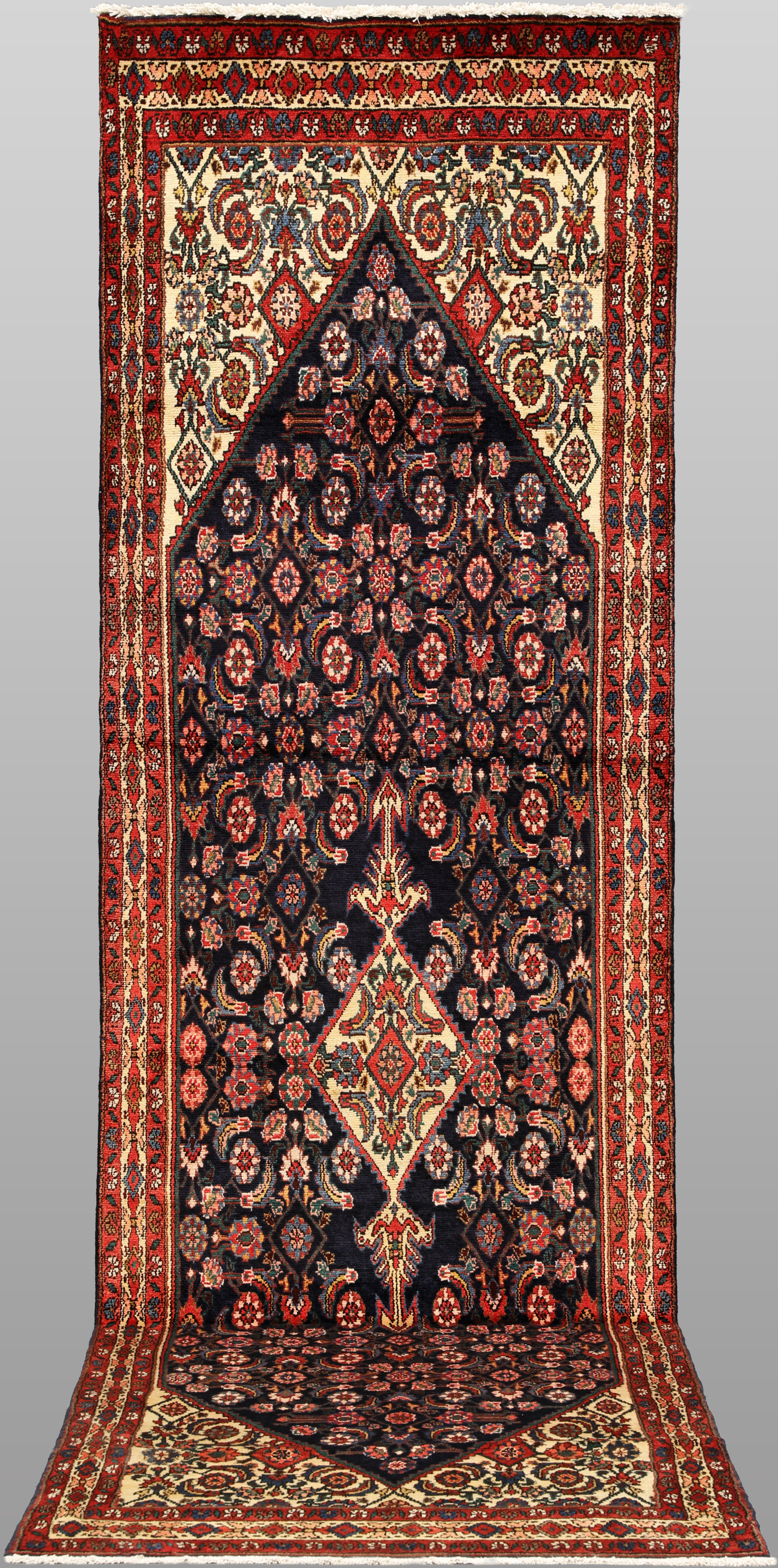ORIENTMATTA. Hamadan gallerimodell, 435 x 120 cm.