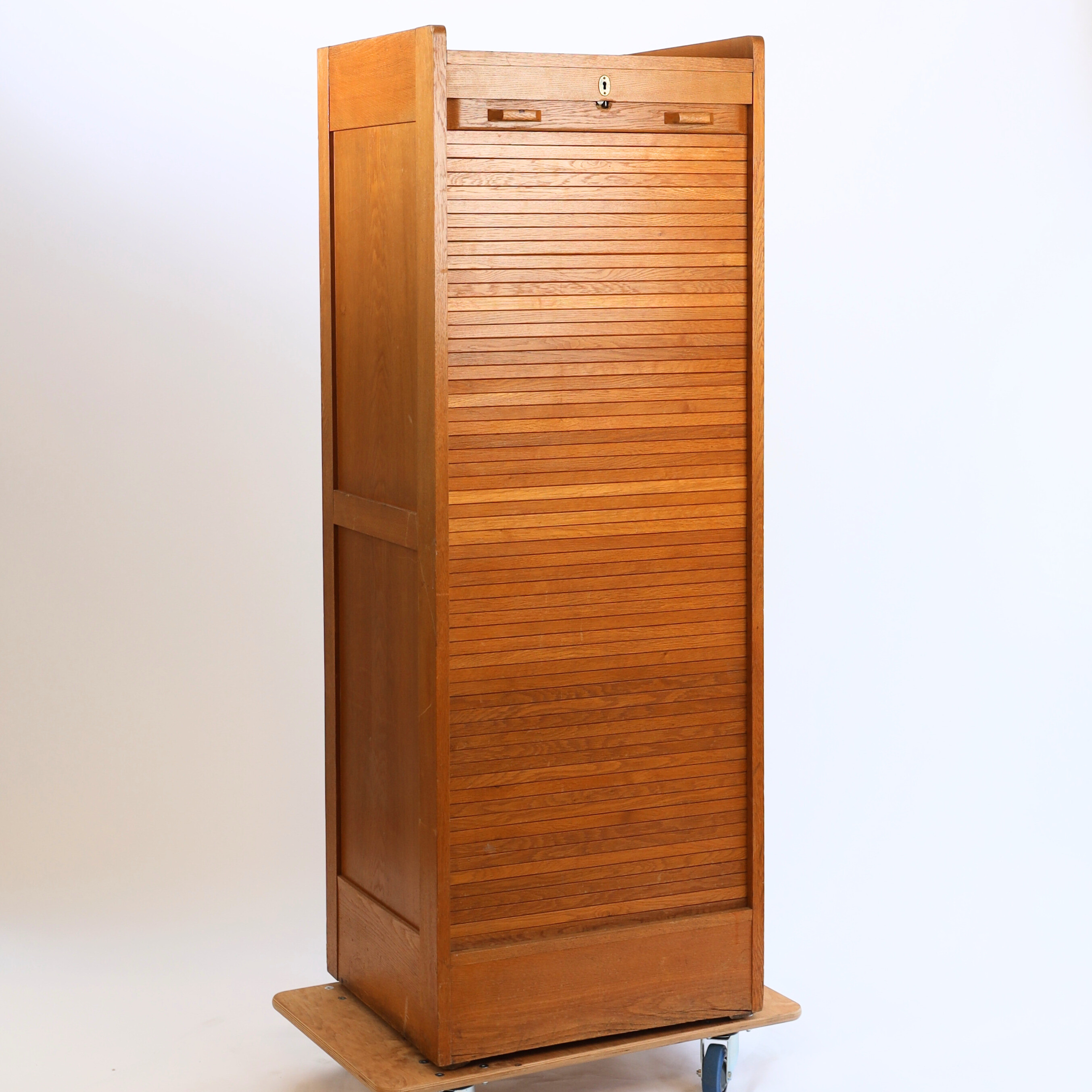 JALUSSISKÅP, tidigt 1900-tal.