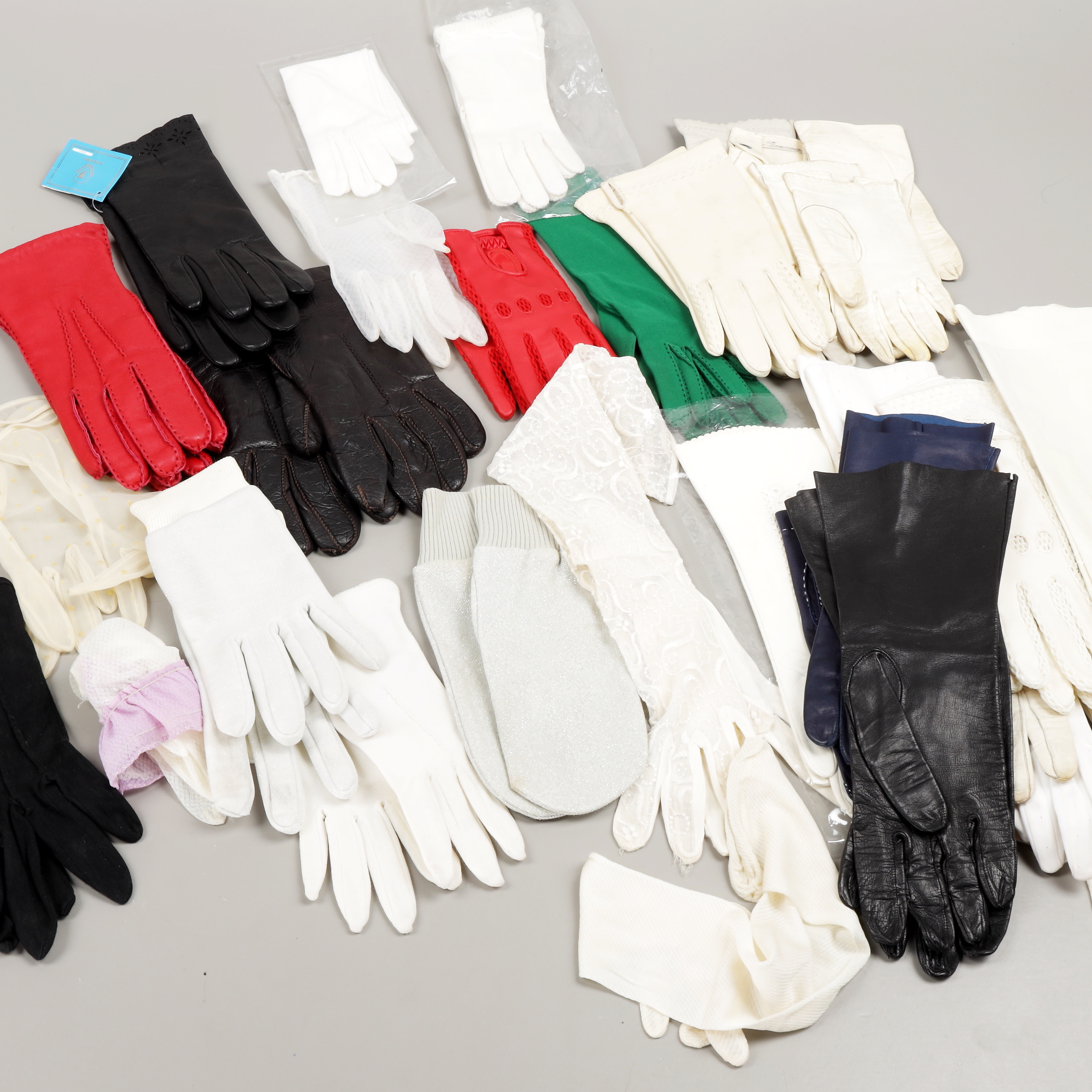 HANDSKAR, parti, skinn/textil, 1900-tal.