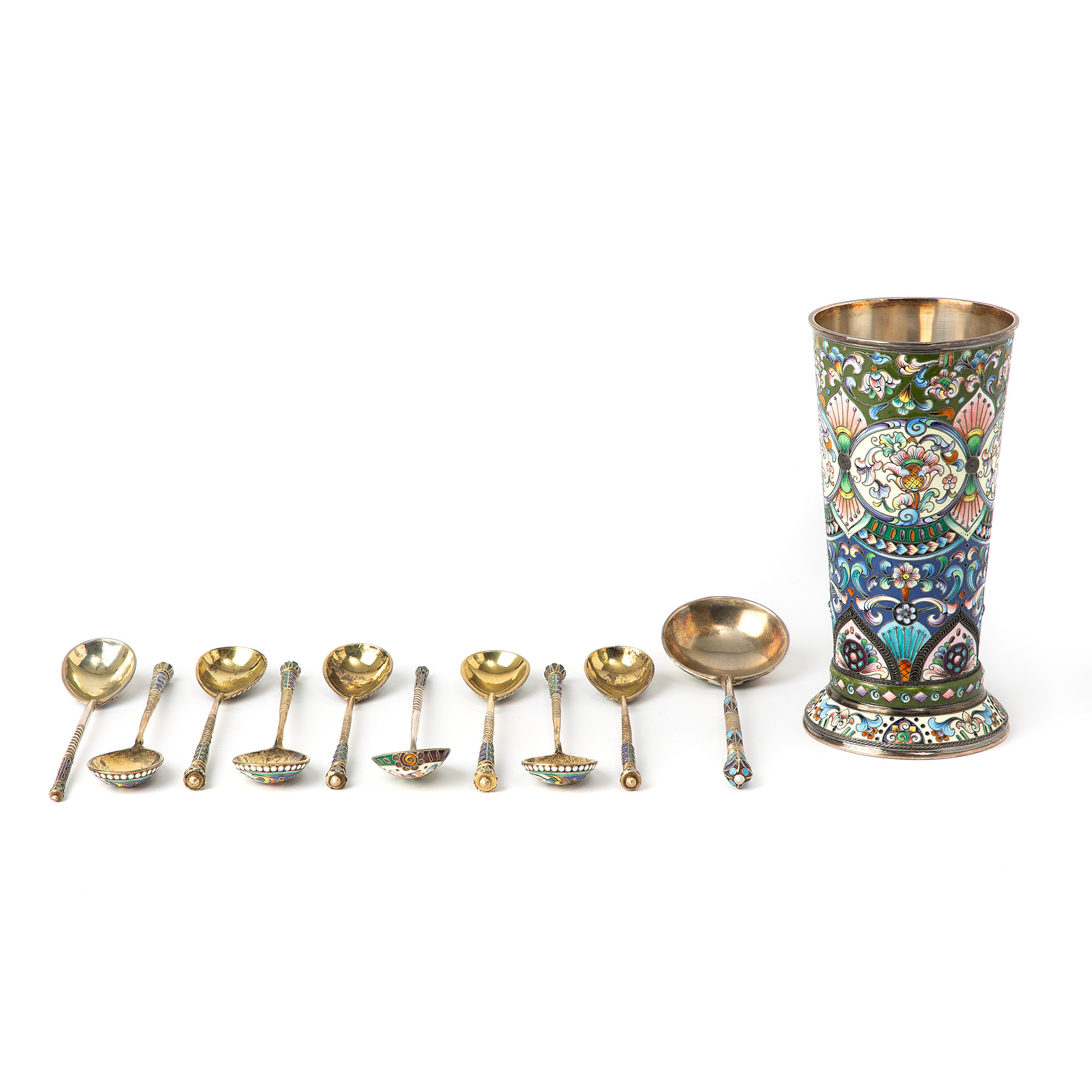 VAS SAMT SKEDAR, 10 st, silver med dekor i cloisonné, Ryssland.