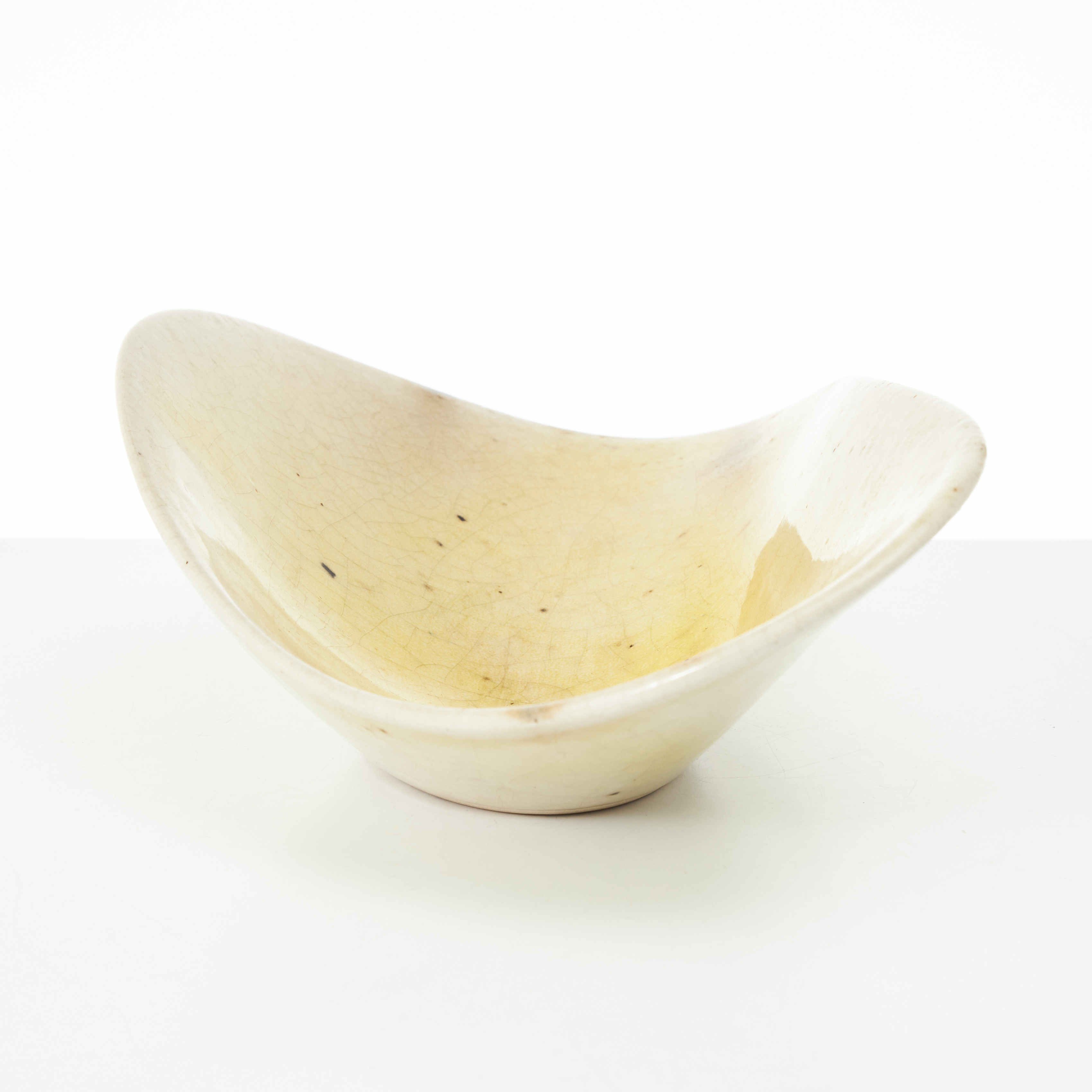 HANS HEDBERG. Skål, Biot, Frankrike, starkeldsfajans.