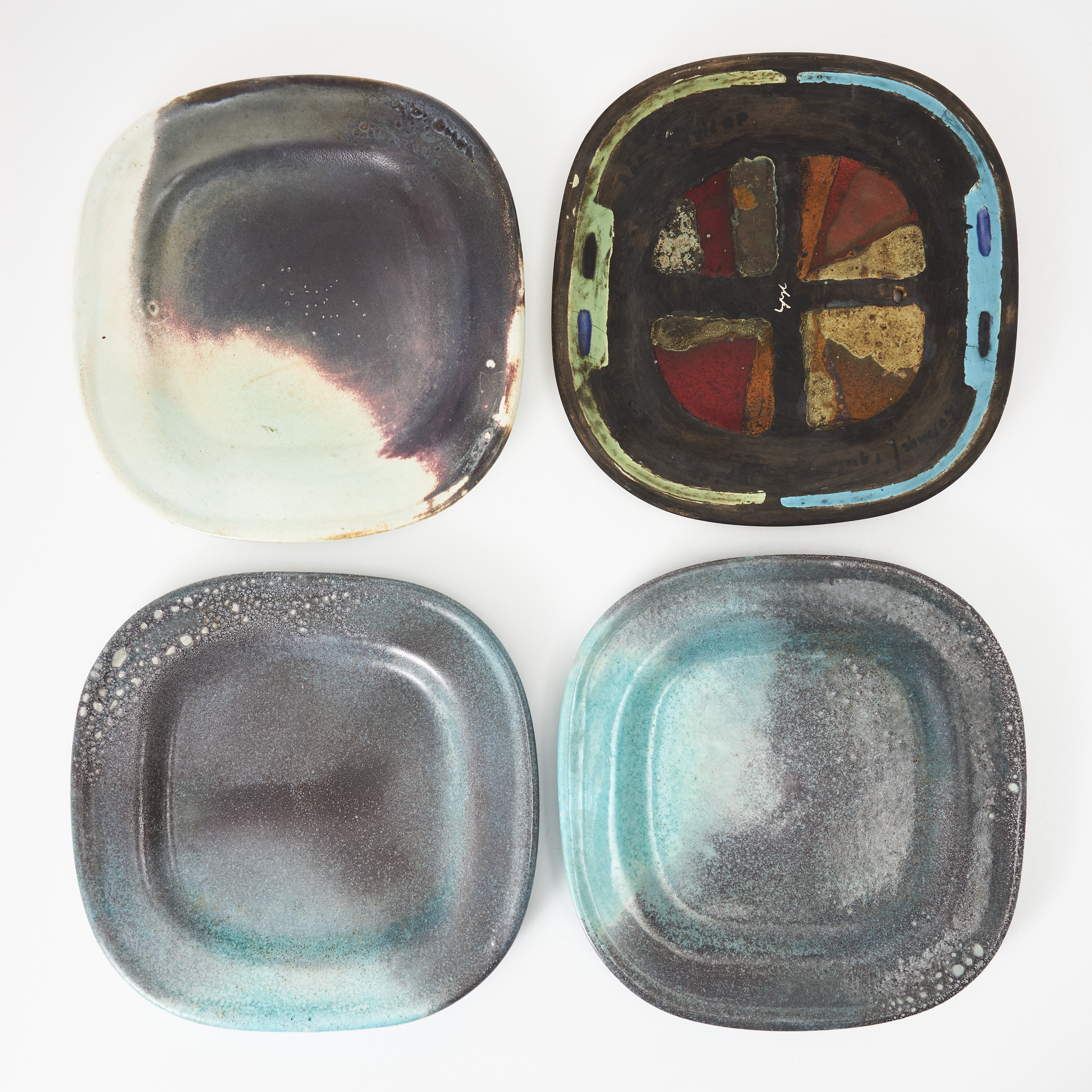 HANS HEDBERG. Tallrikar 4 st, Biot, Frankrike, starkeldsfajans.