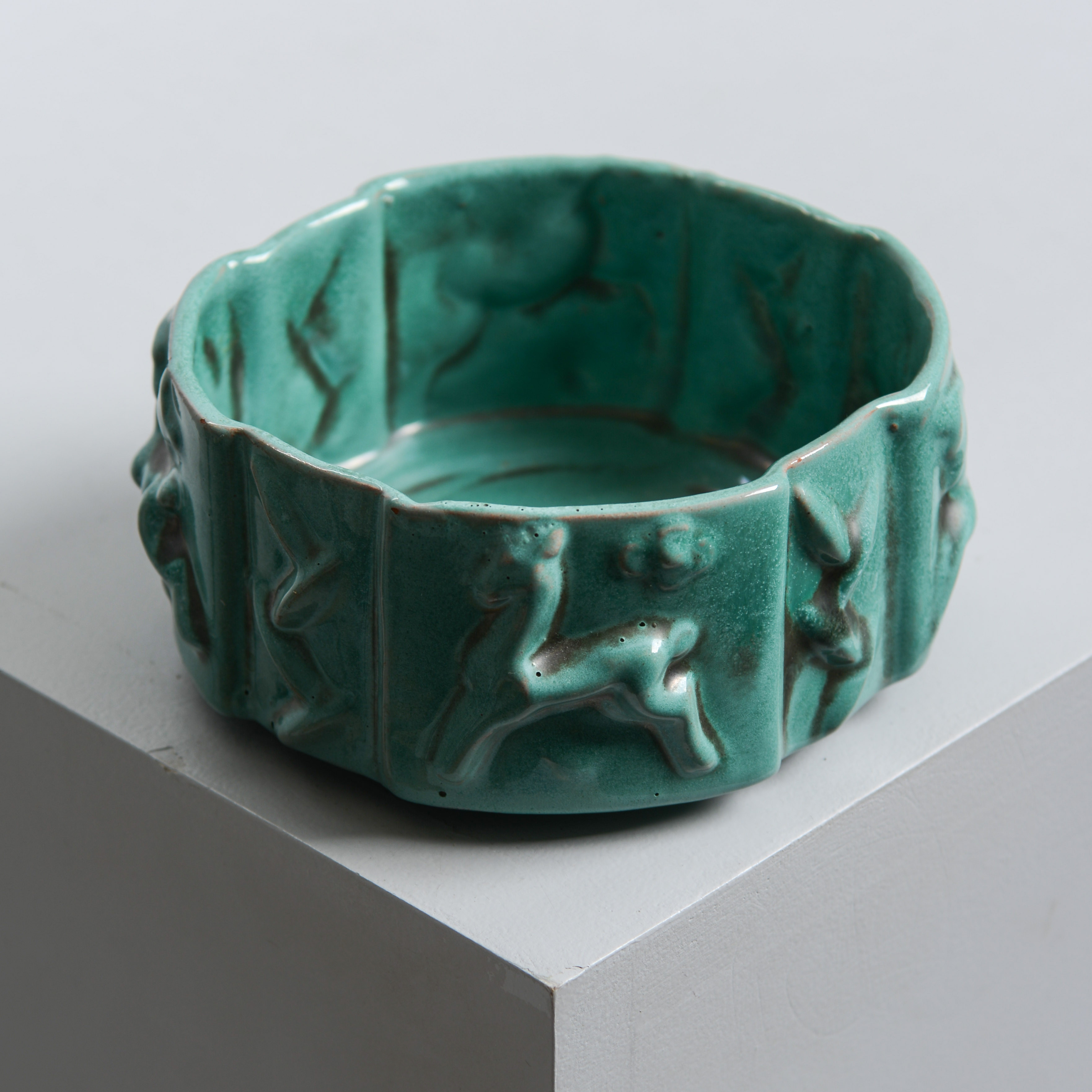 ANNA-LISA THOMSON. Skål, Upsala-Ekeby, 1930-tal.