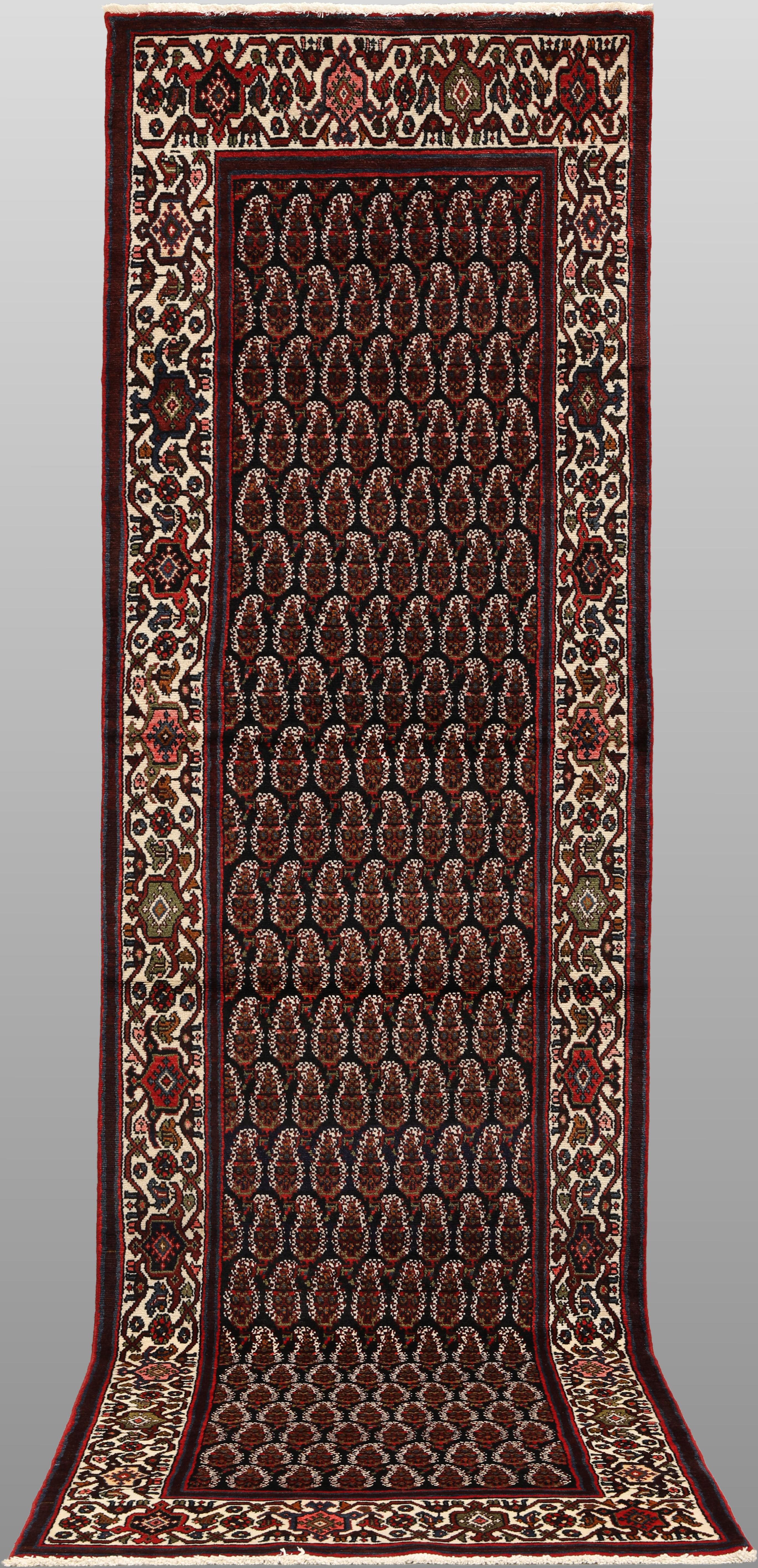 ORIENTMATTA, Hamadan gallerimodell, 413 x 104 cm.
