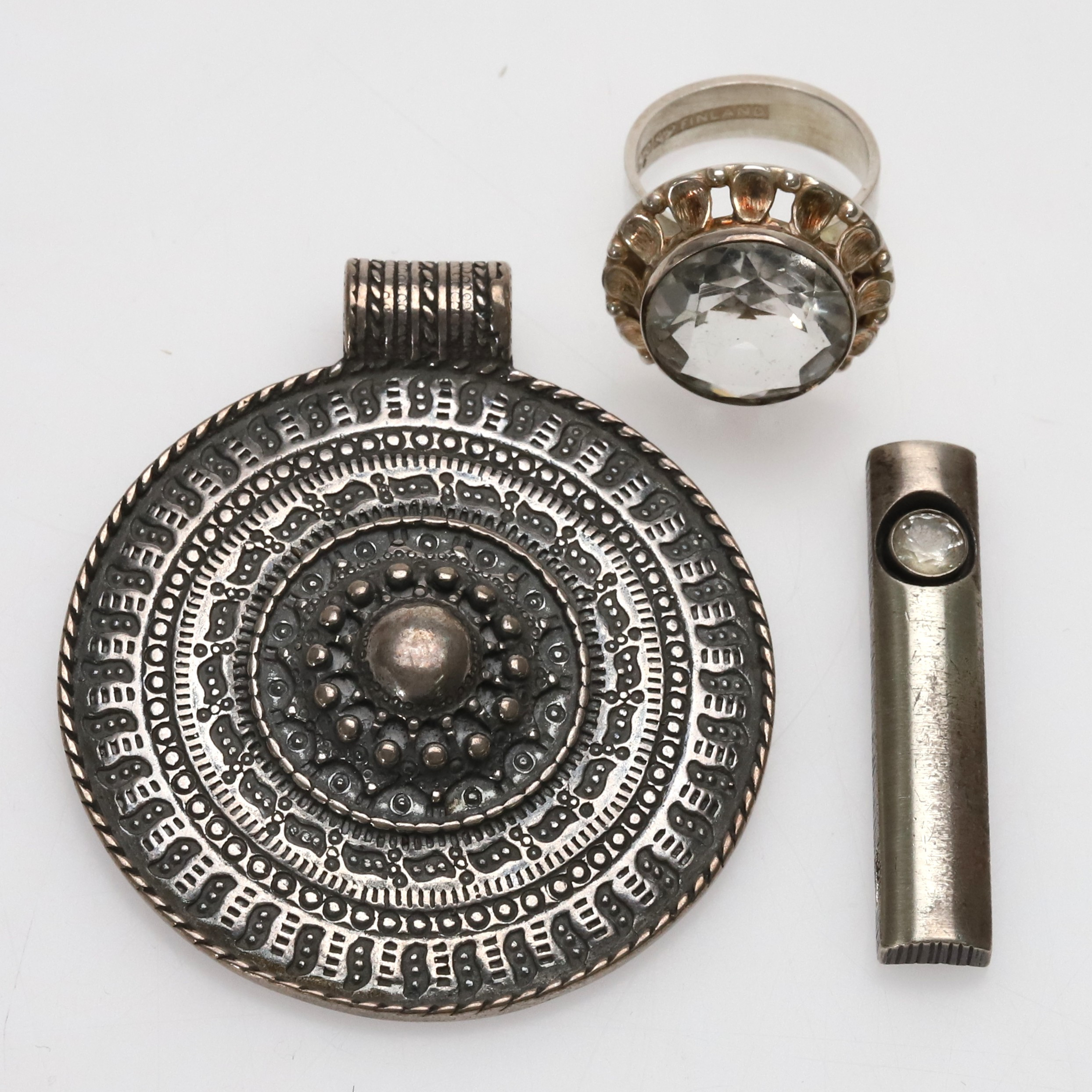 KARL LAINE. Ring & hängen, 3 delar, silver & bergskristall, Finland.