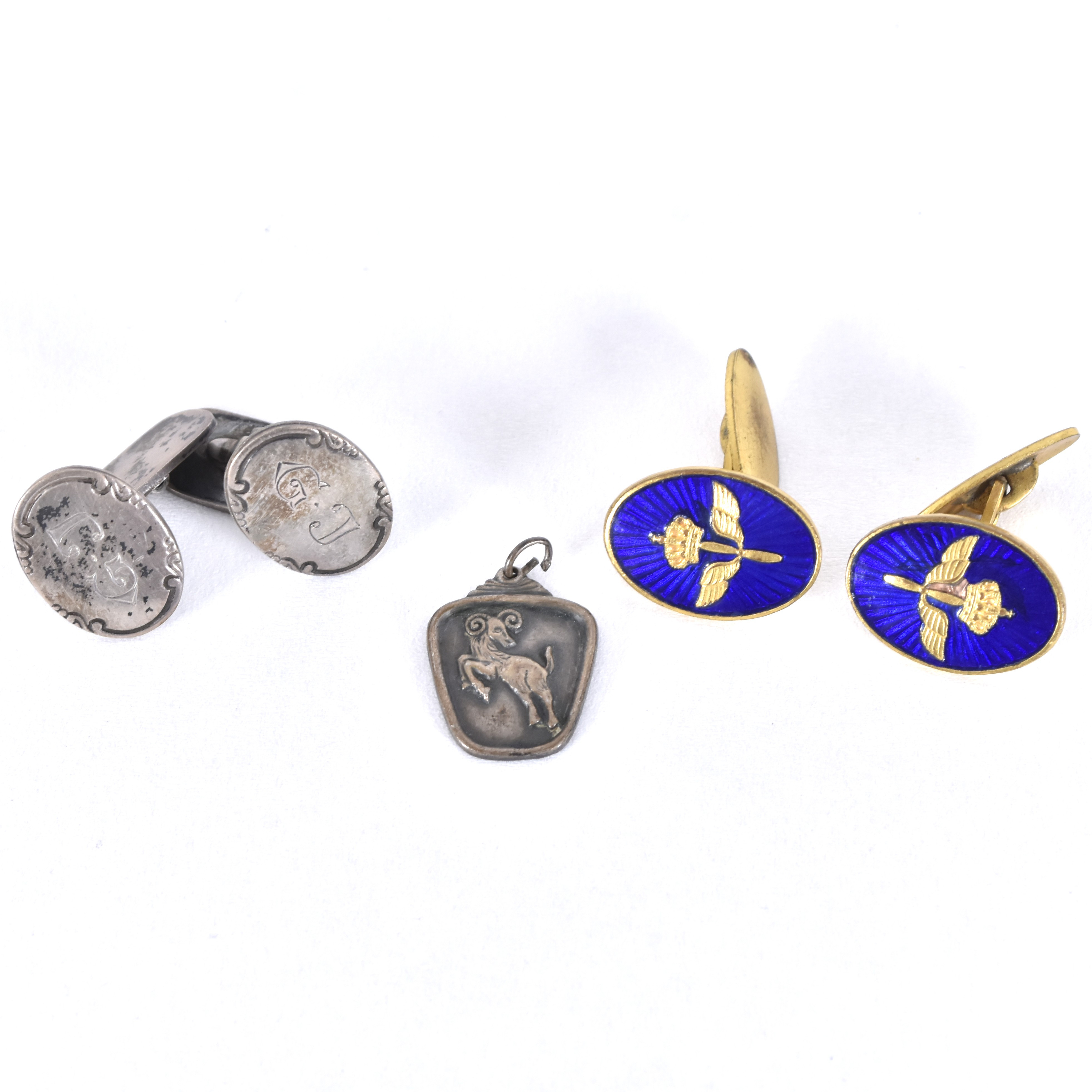 MANSCHETTKNAPPAR SAMT HÄNGE, bl a silver, 1900-tal.