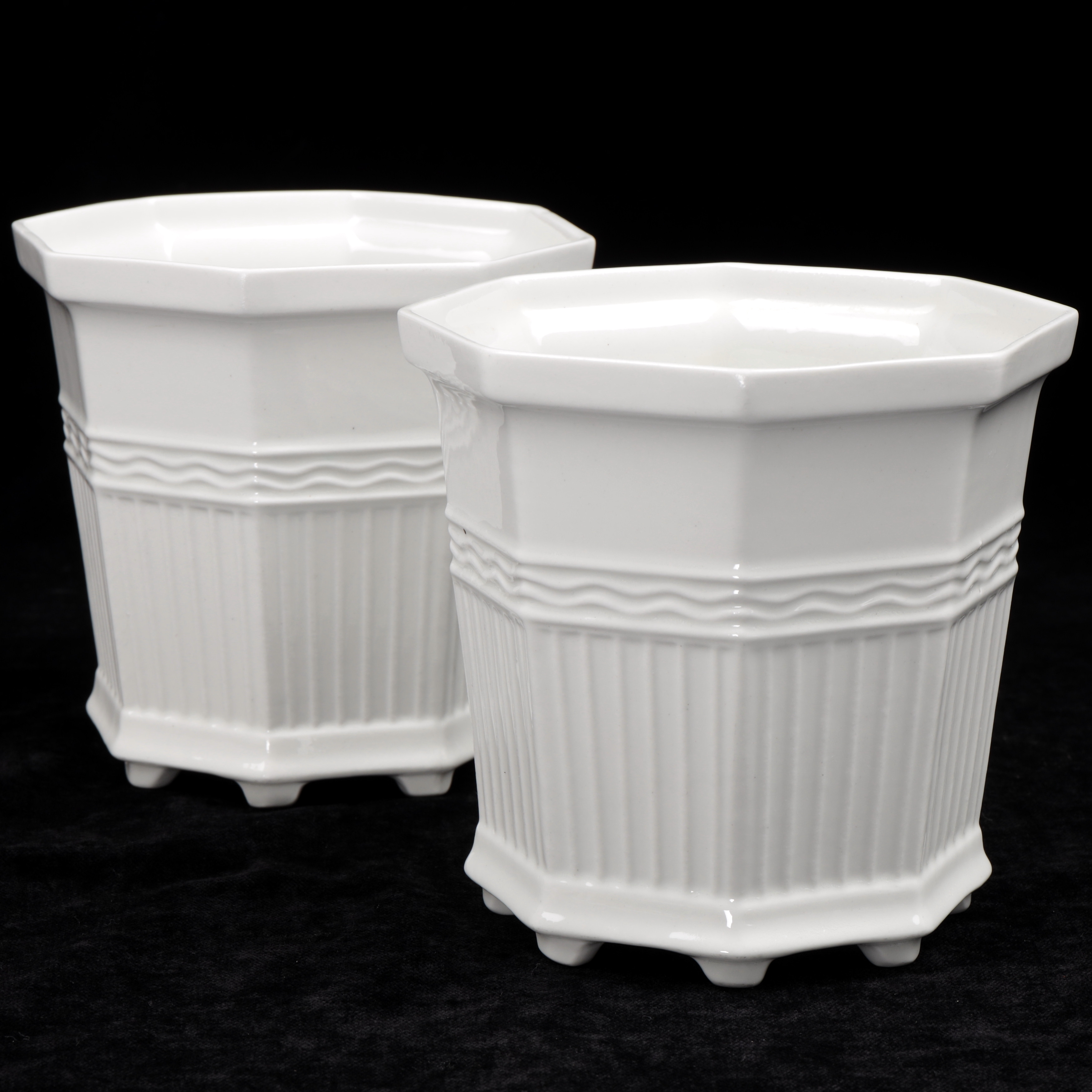 YTTERFODER, ett par, "Waldermarsudde", Prins Eugens, Gustavsberg, 1900-talets andra hälft.