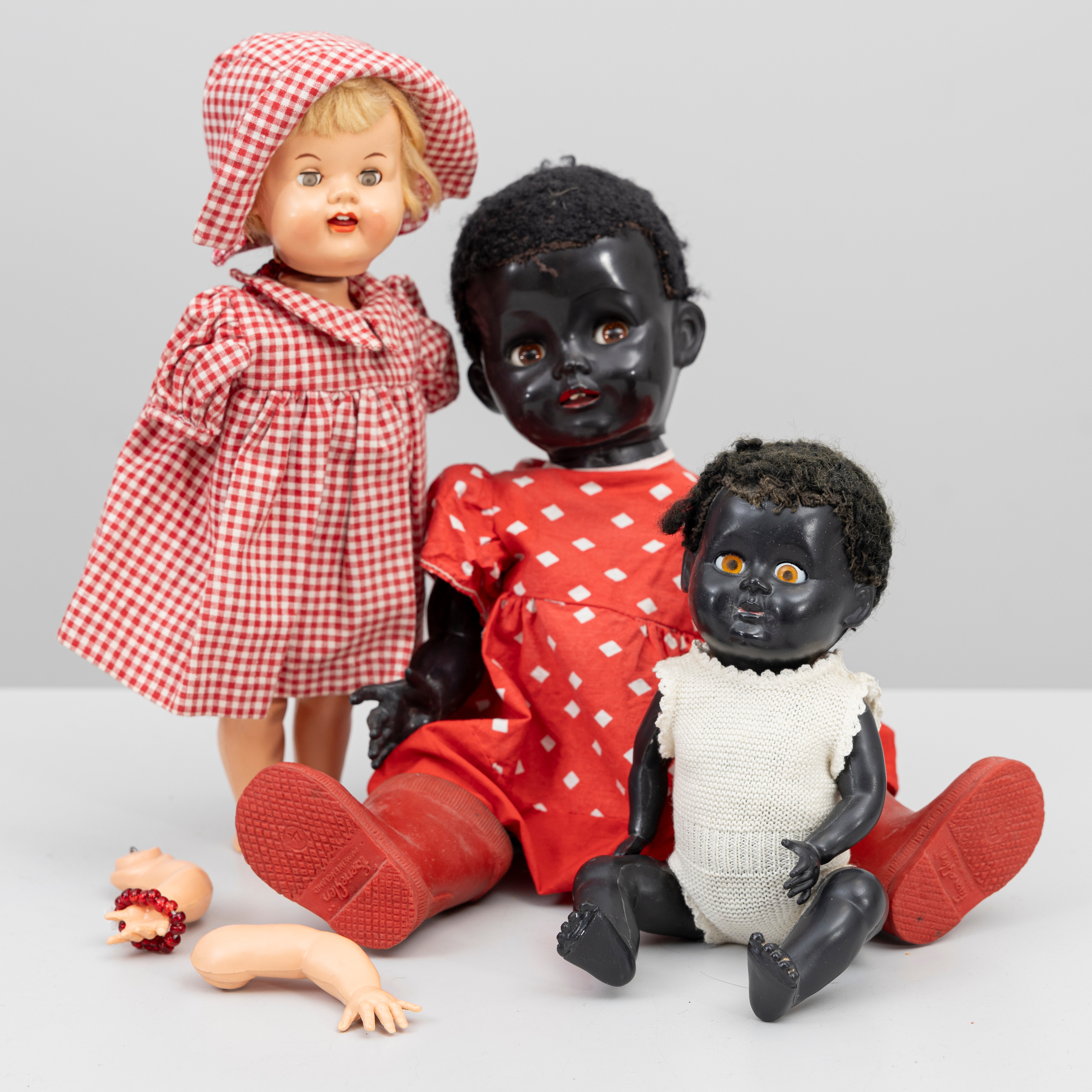 DOCKOR, 3 st, plast, Pedigree, Roddy samt Rosebud, England, 1900-tal.