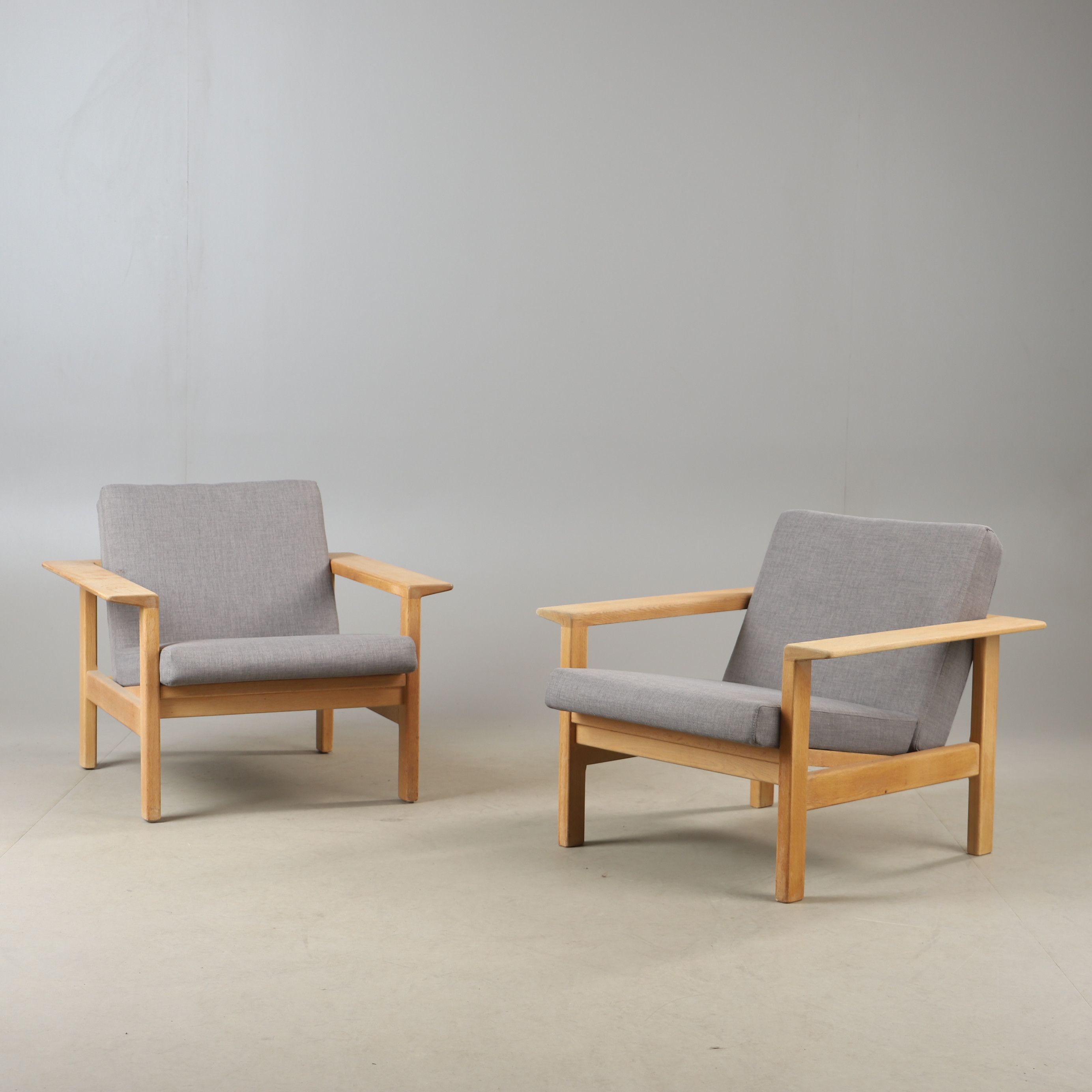 CARL-ERIK JOHANSSON. Fåtöljer, 1 par, ek med textilklädsel, Beijra Möbler, 1900-talets mitt.