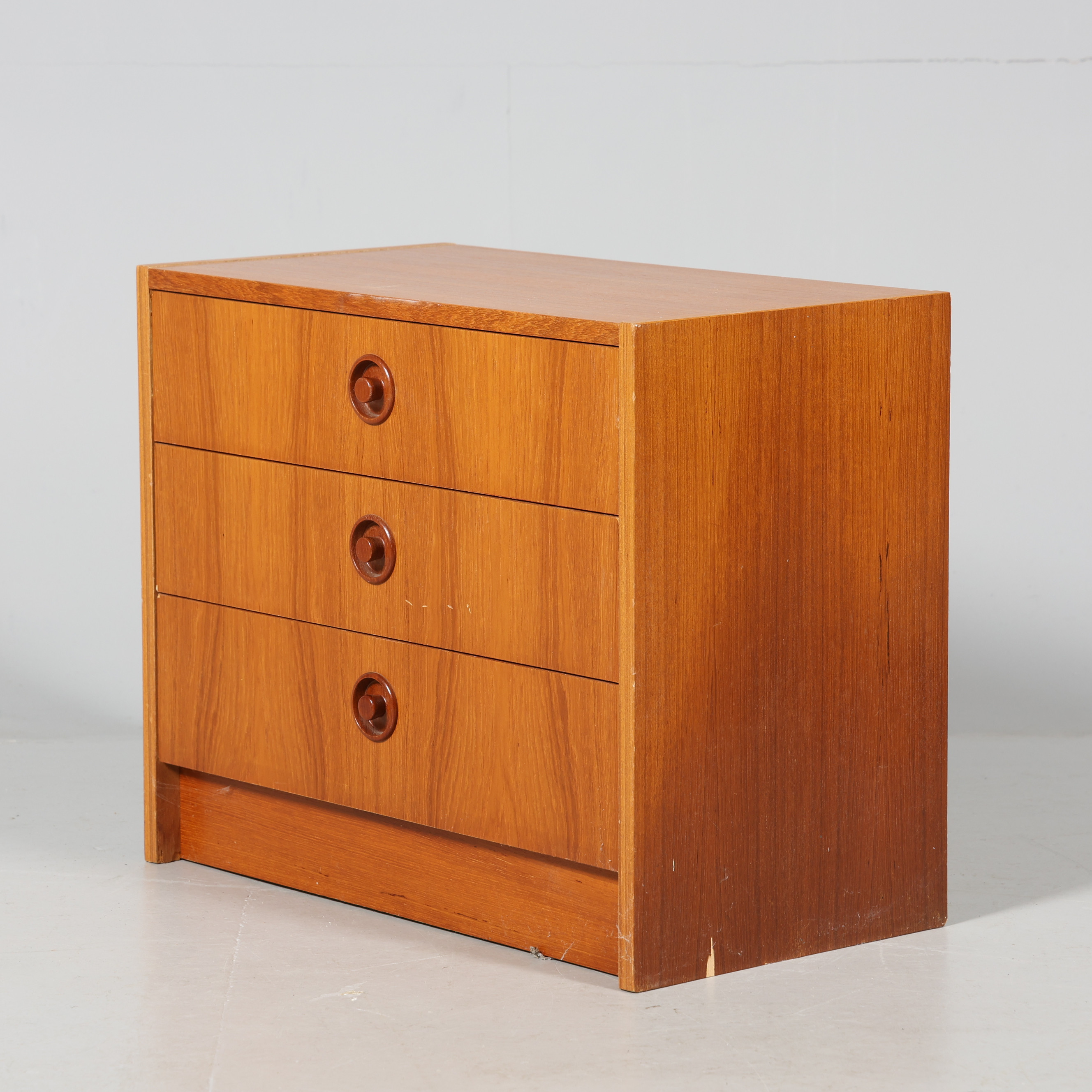 BYRÅ, teak, 1950/60-tal.