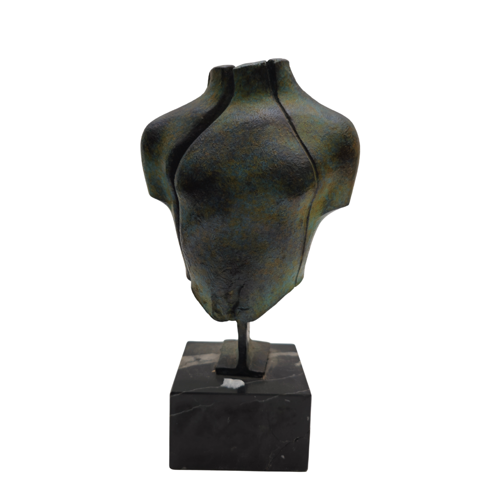 ESCULTURA TORSO MASCULINO EN HIERRO CON PEANA DE MARMOL.