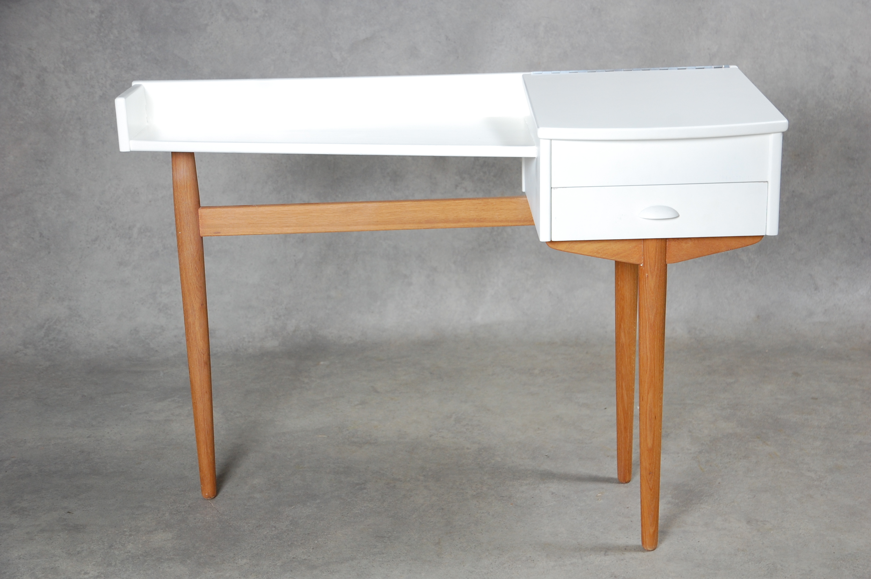 HALLMÖBEL, 1950 tal. Möbler - Bord - Auctionet