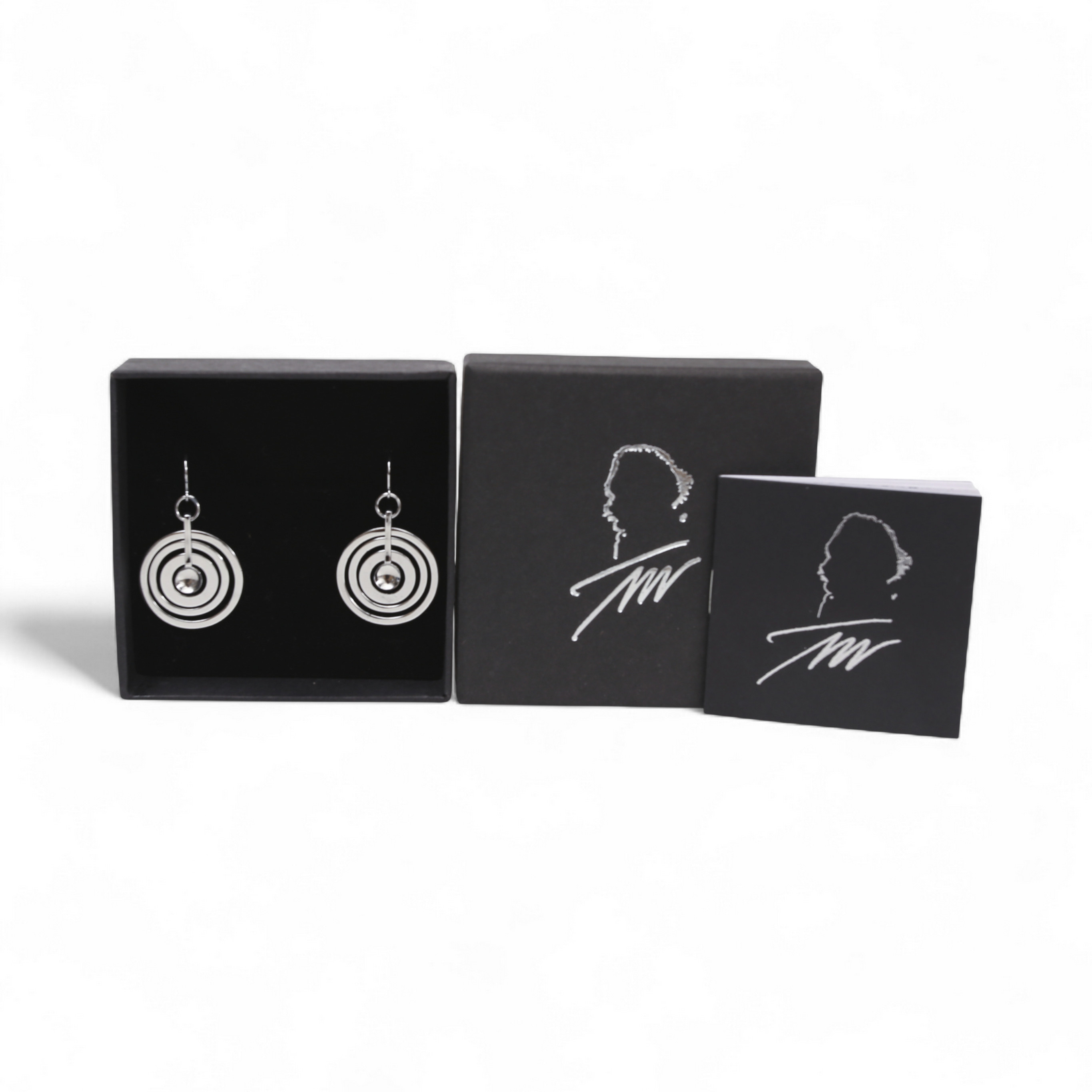 TAPIO WIRKKALA. Örhängen "Moon", Sterlingsilver, ett par i originalask, nyskick.