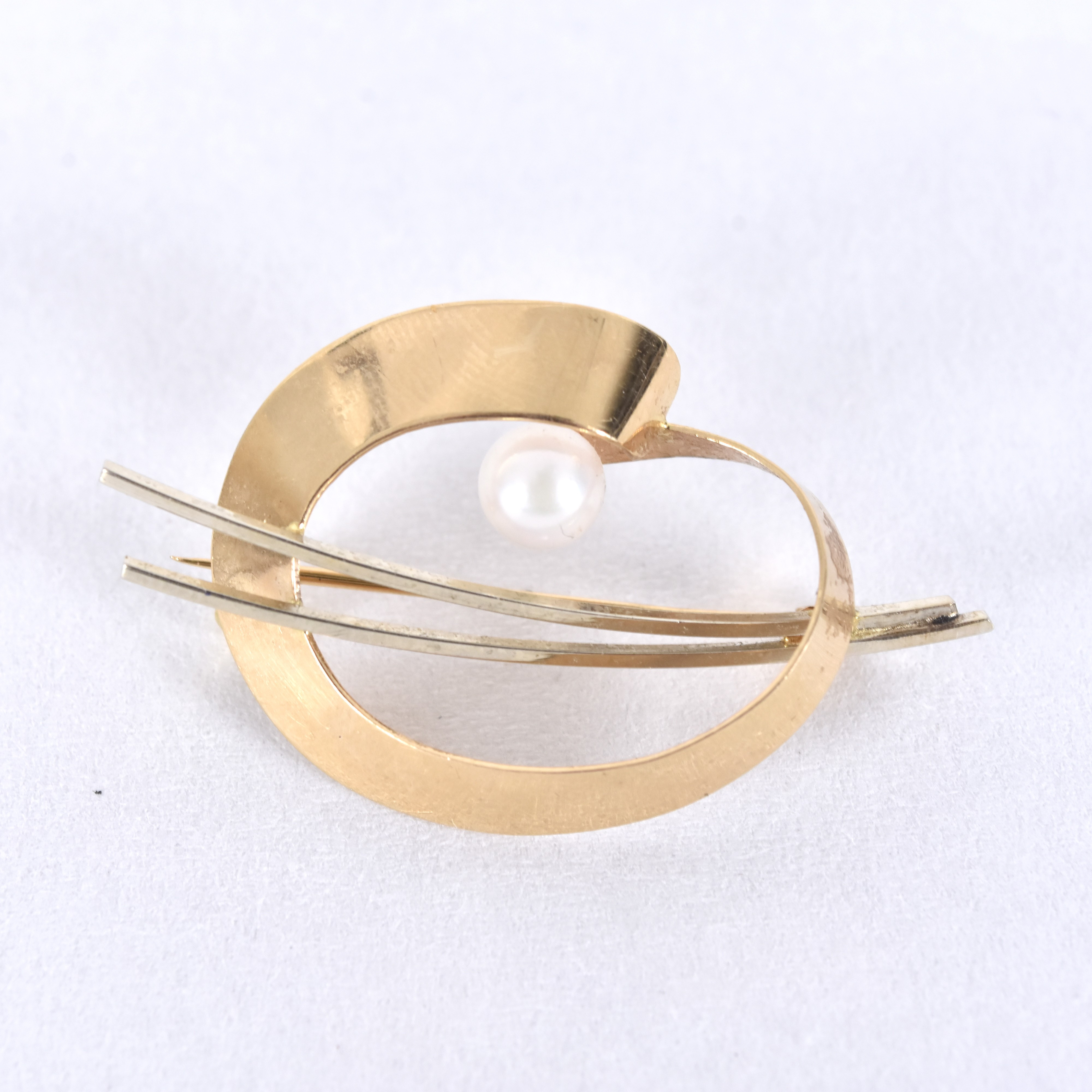 BROSCH, med pärla 18K.