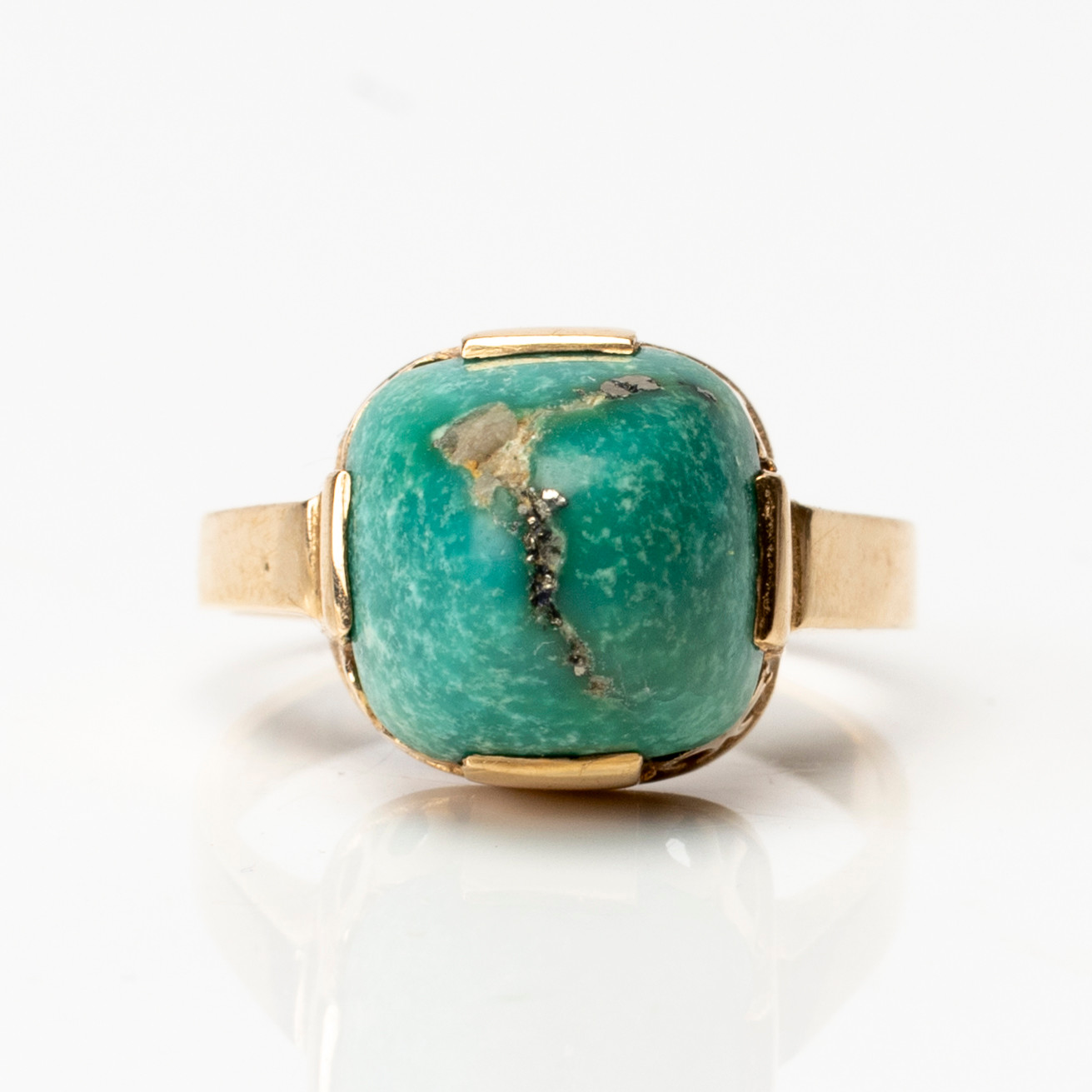 RING, 18K guld med grön sten, MGAB, Uppsala, 1967.