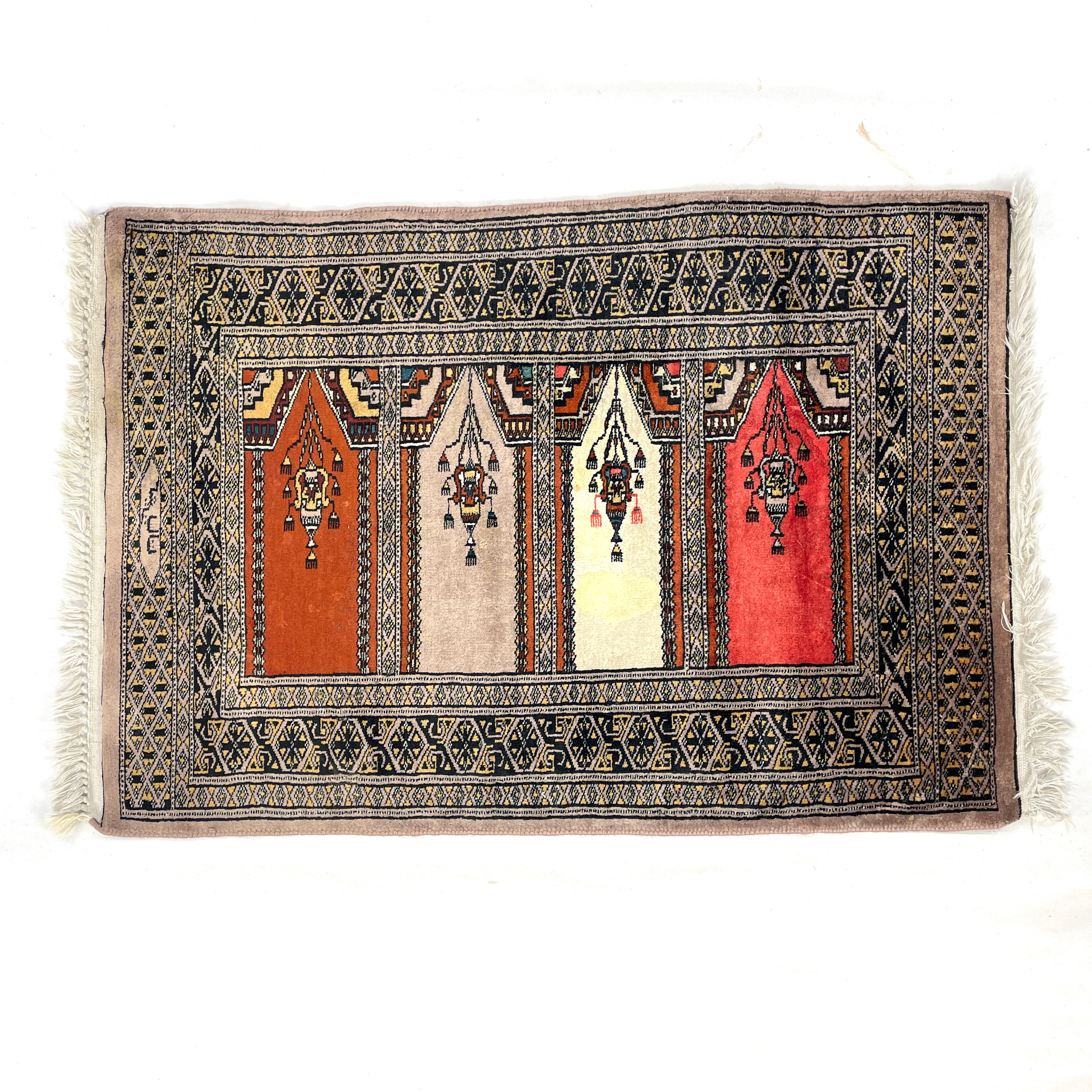 BÖNEMATTA. Handknuten, 95x65 cm, sannolikt Pakistan.