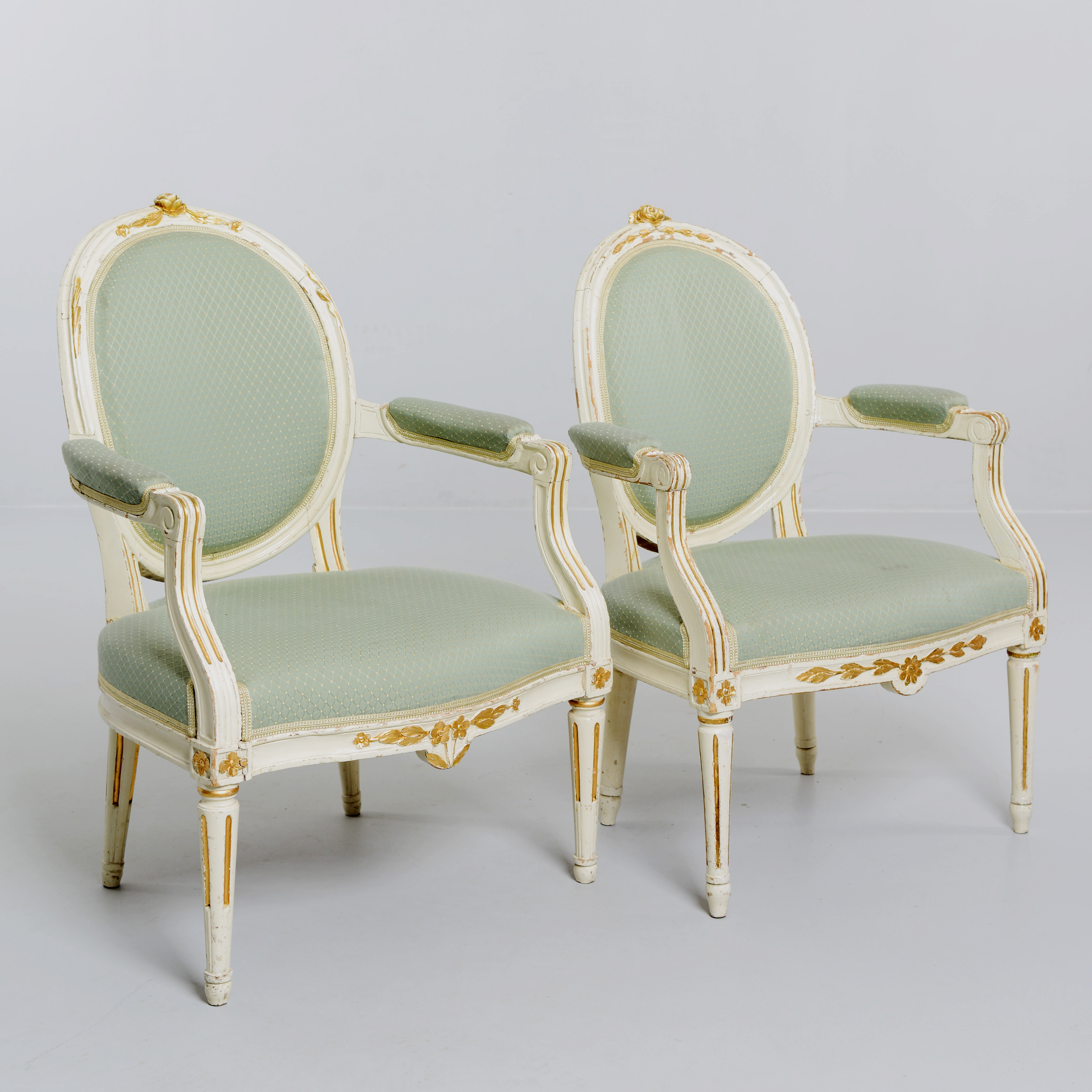 KARMSTOLAR, 2 st gustavianska, Stockholmsarbeten, 1700-talets andra del.