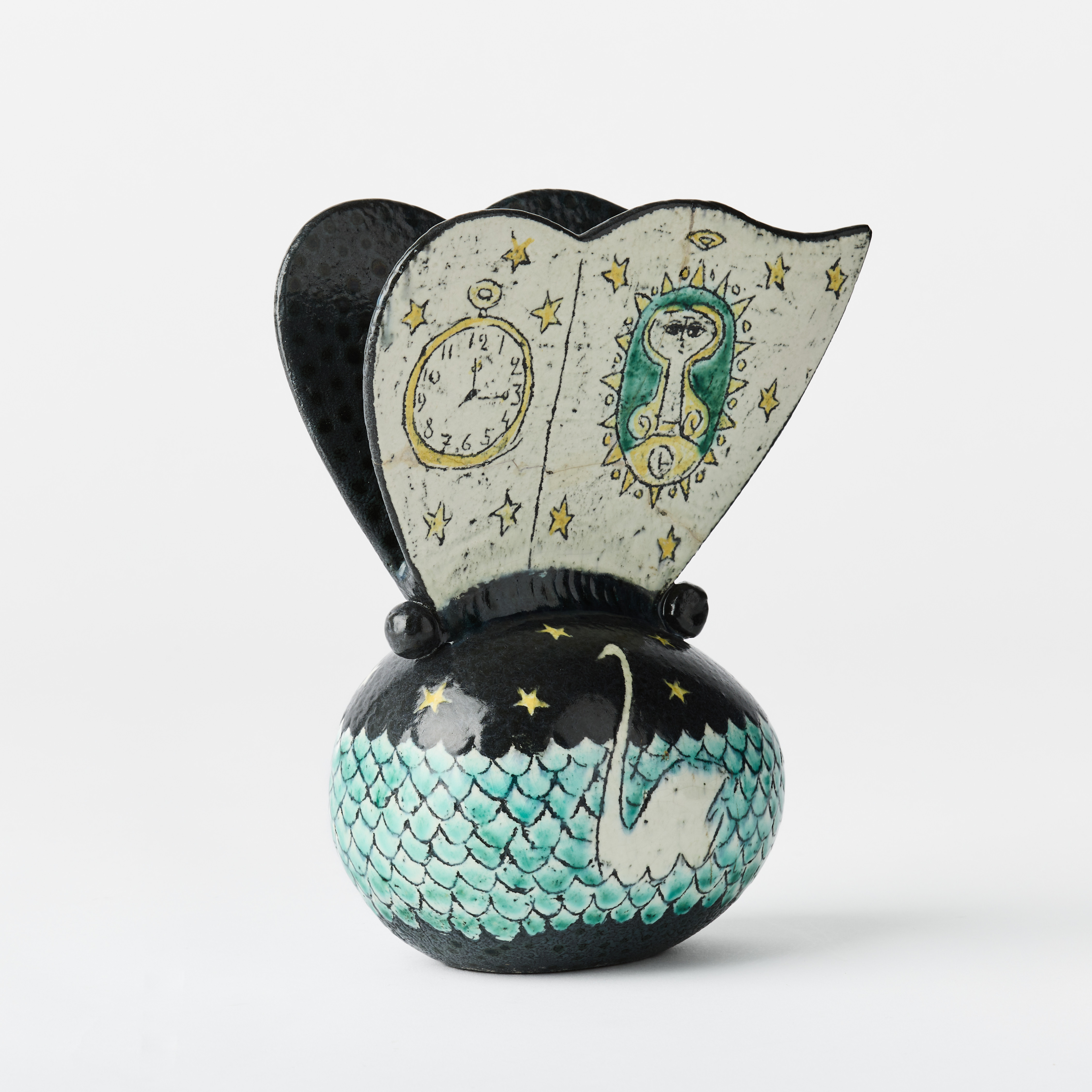 BIRGER KAIPIAINEN. Skulptur, Rörstrand 1954-58, stengods, polykrom dekor av svanar, ur och flickansikten.