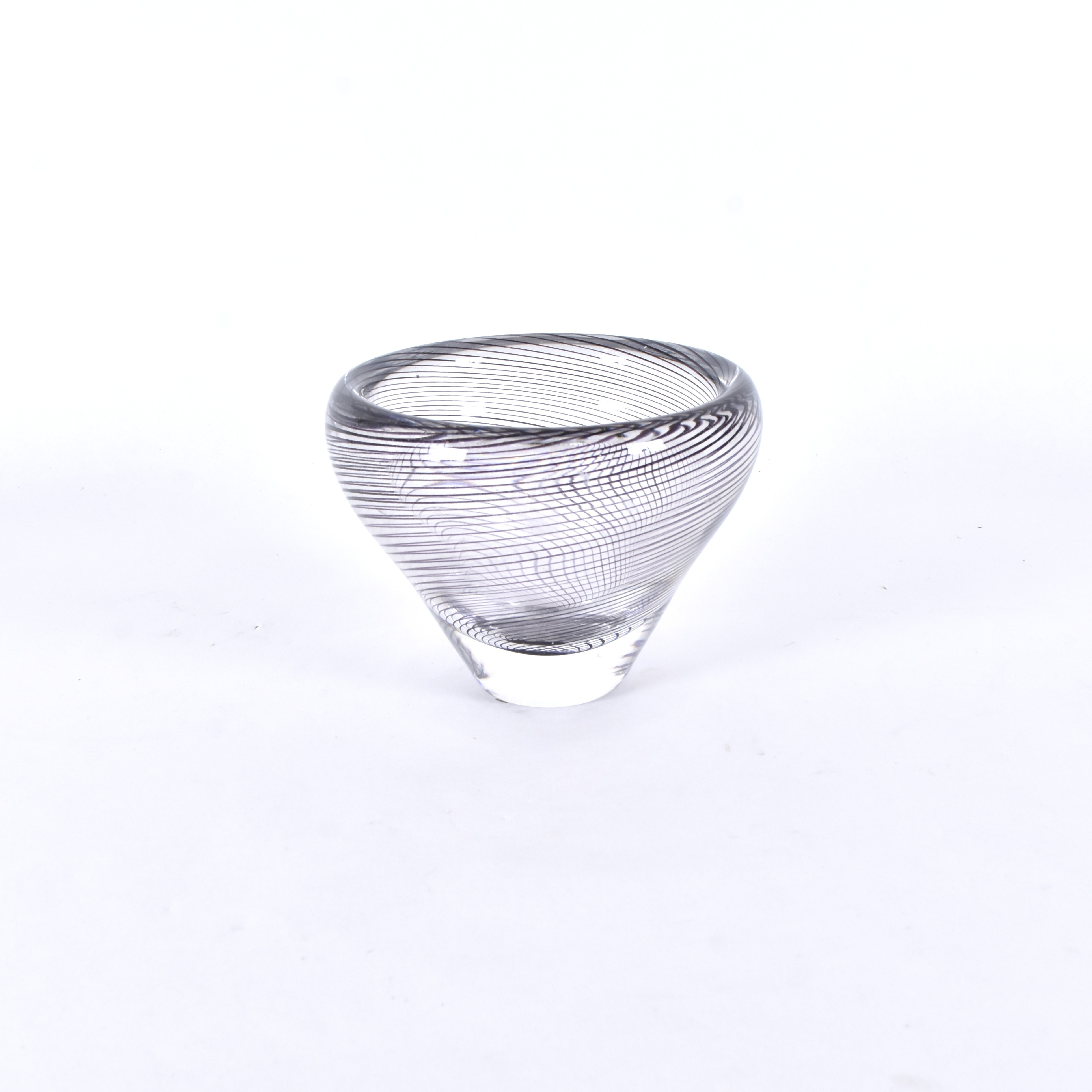 VICKE LINDSTRAND. skål, glas, Kosta.