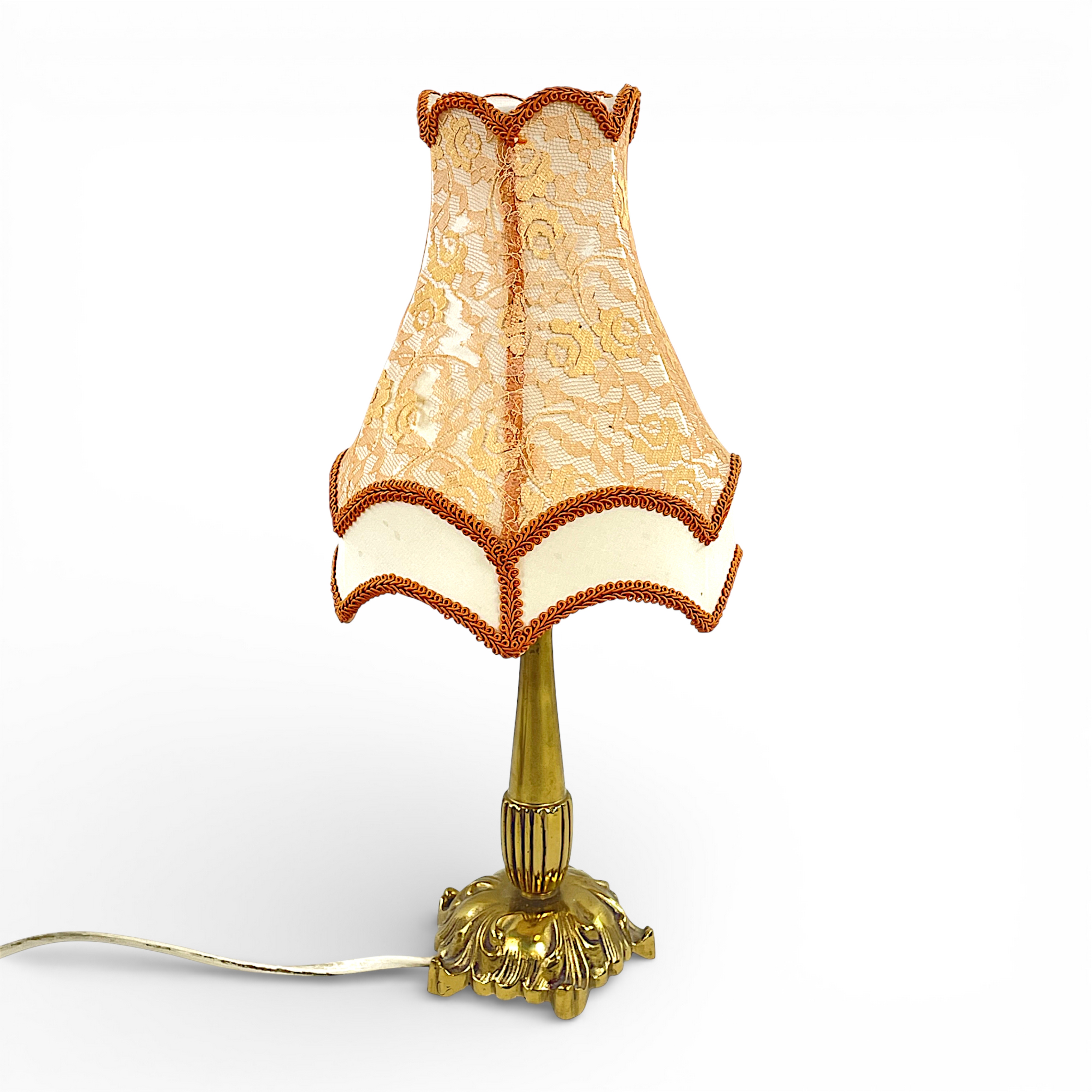 BORDSLAMPA. Mässing, ABEA, 1900-talets andra hälft.