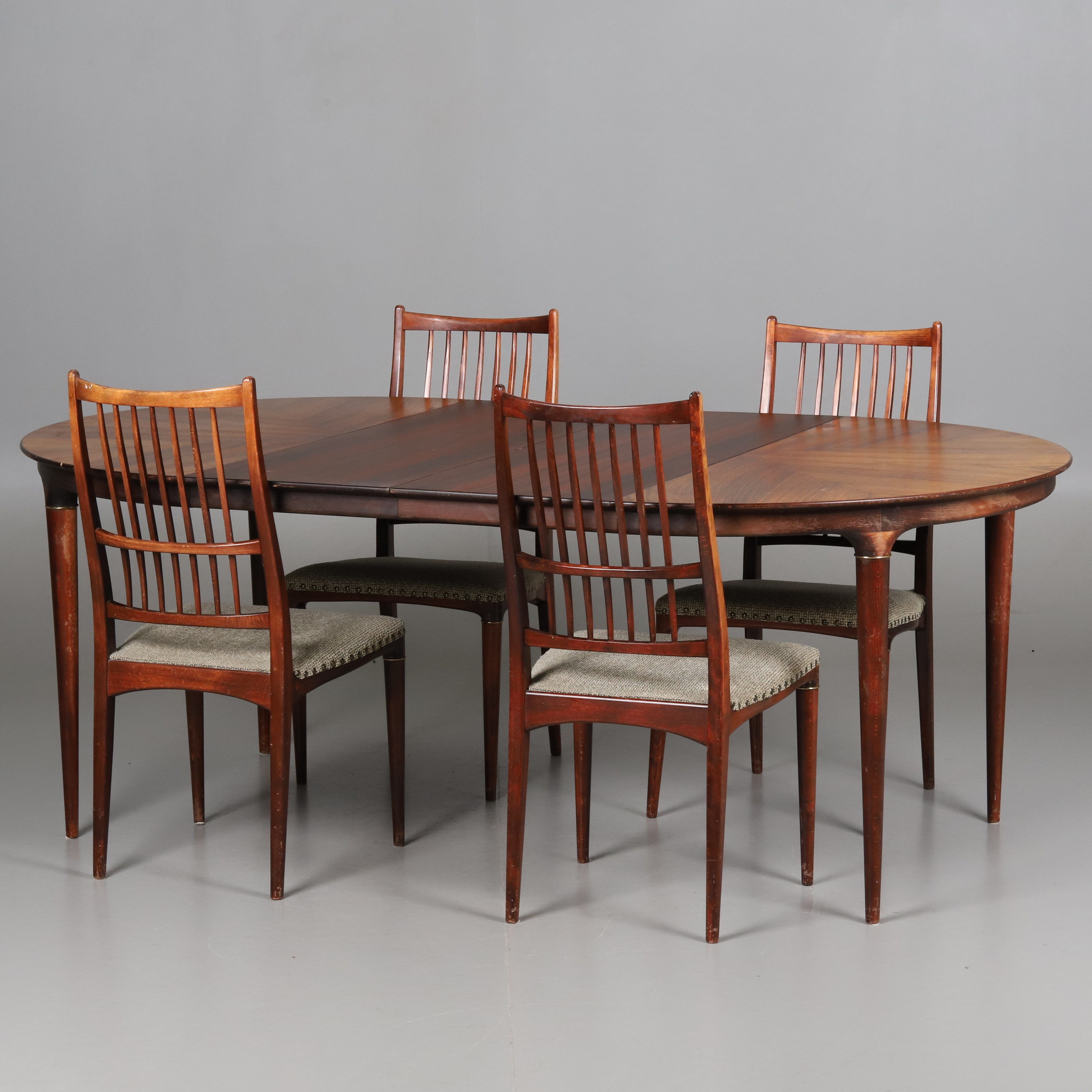 SVANTE SKOGH. MATSALSGRUPP, 5 DELAR, "CORTINA", JAKARANDA, AB SEFFLE MÖBELFABRIK. CITES-INTYG MEDFÖLJER.