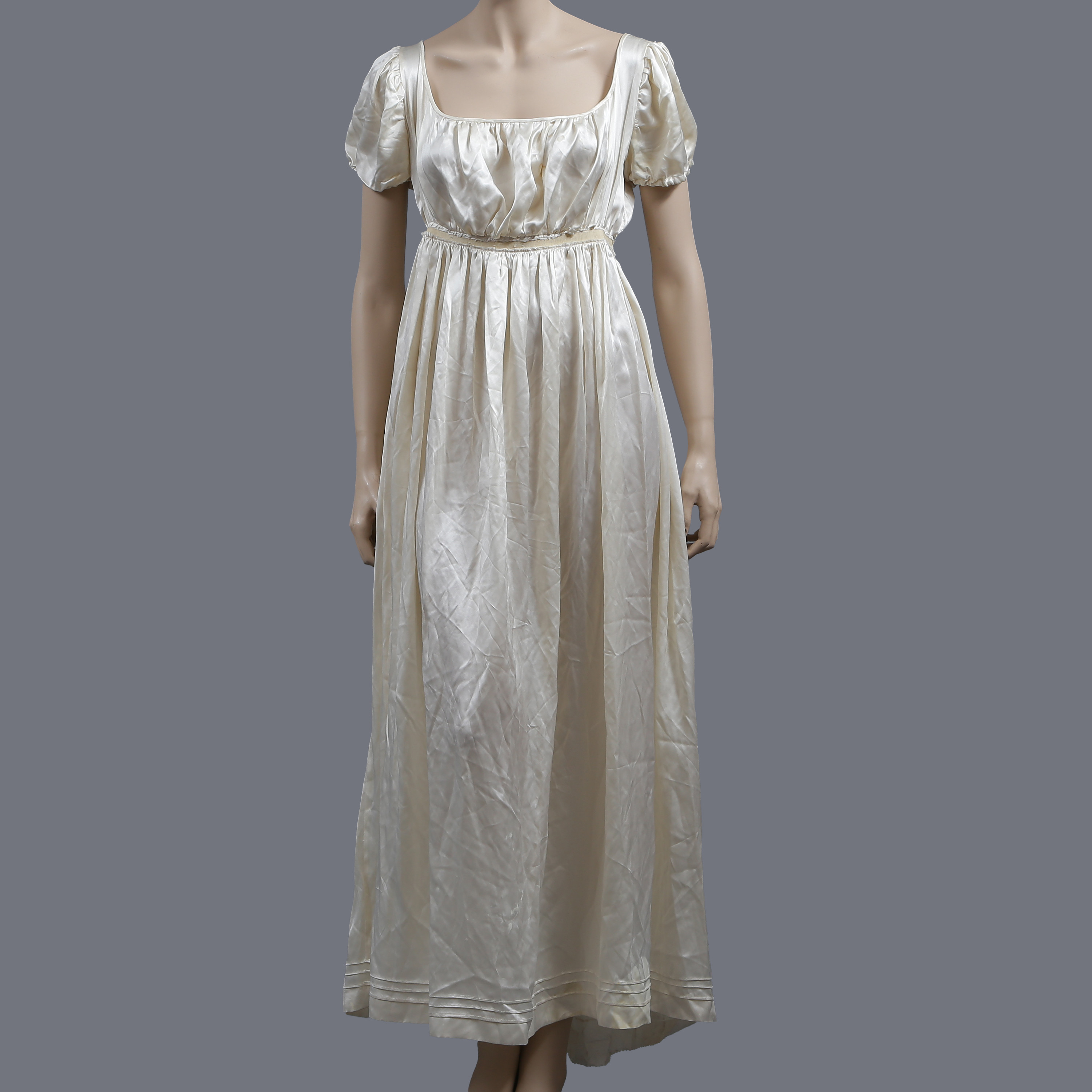 KLÄNNING EMPIRSTIL, HERTIGDÖMET WARSZAWA XIX, POLEN, 1900-TAL.