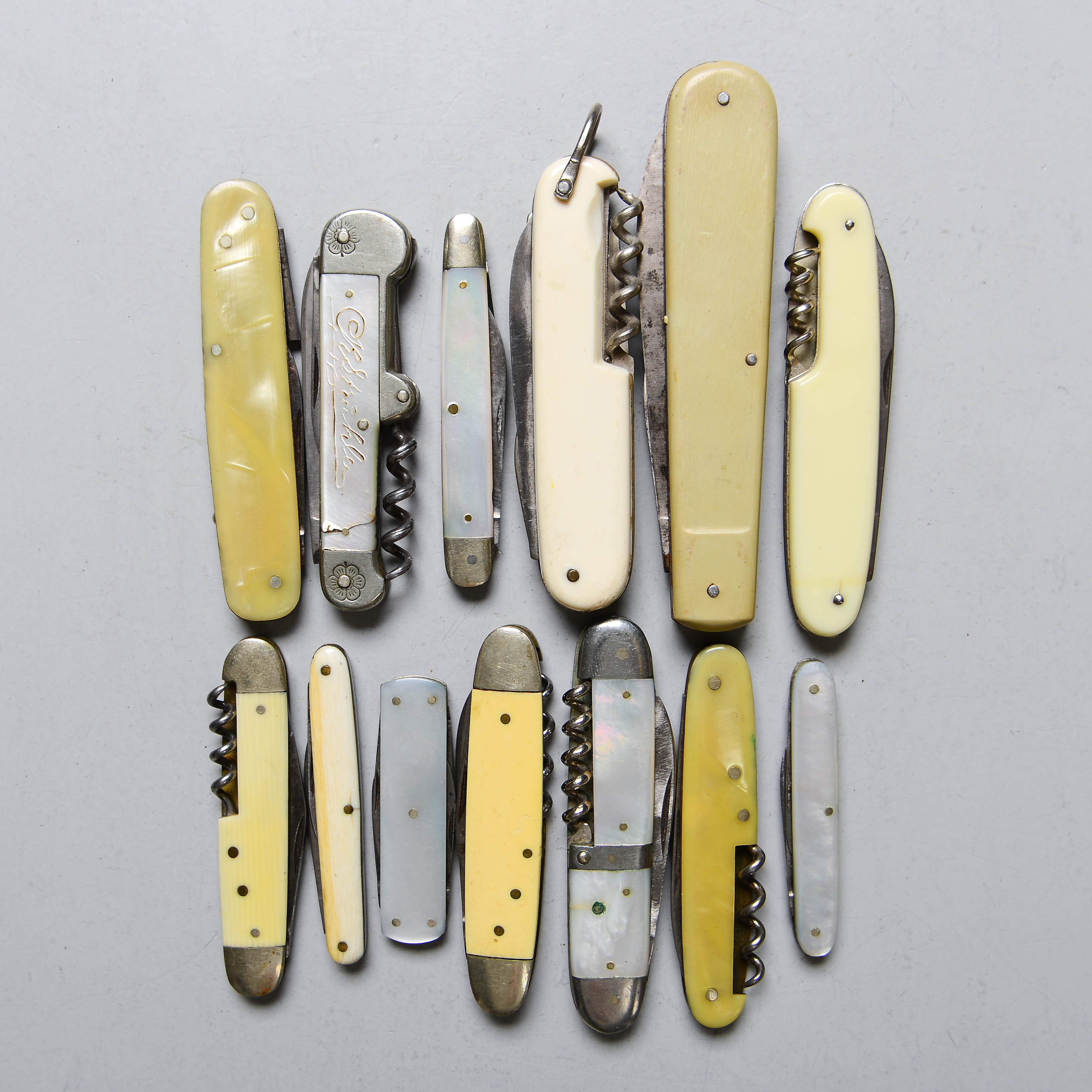 FICKKNIVAR & FÄLLKNIVAR, 13 st, bl.a. pärlemor.