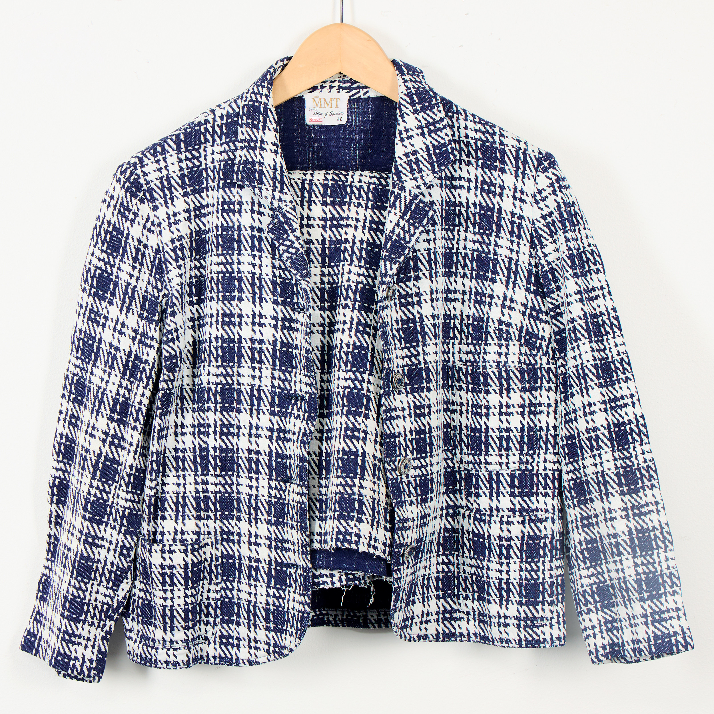 KATJA OF SWEDEN, Klänningar, 2 st samt dräkt och byxdress, 1970-tal.