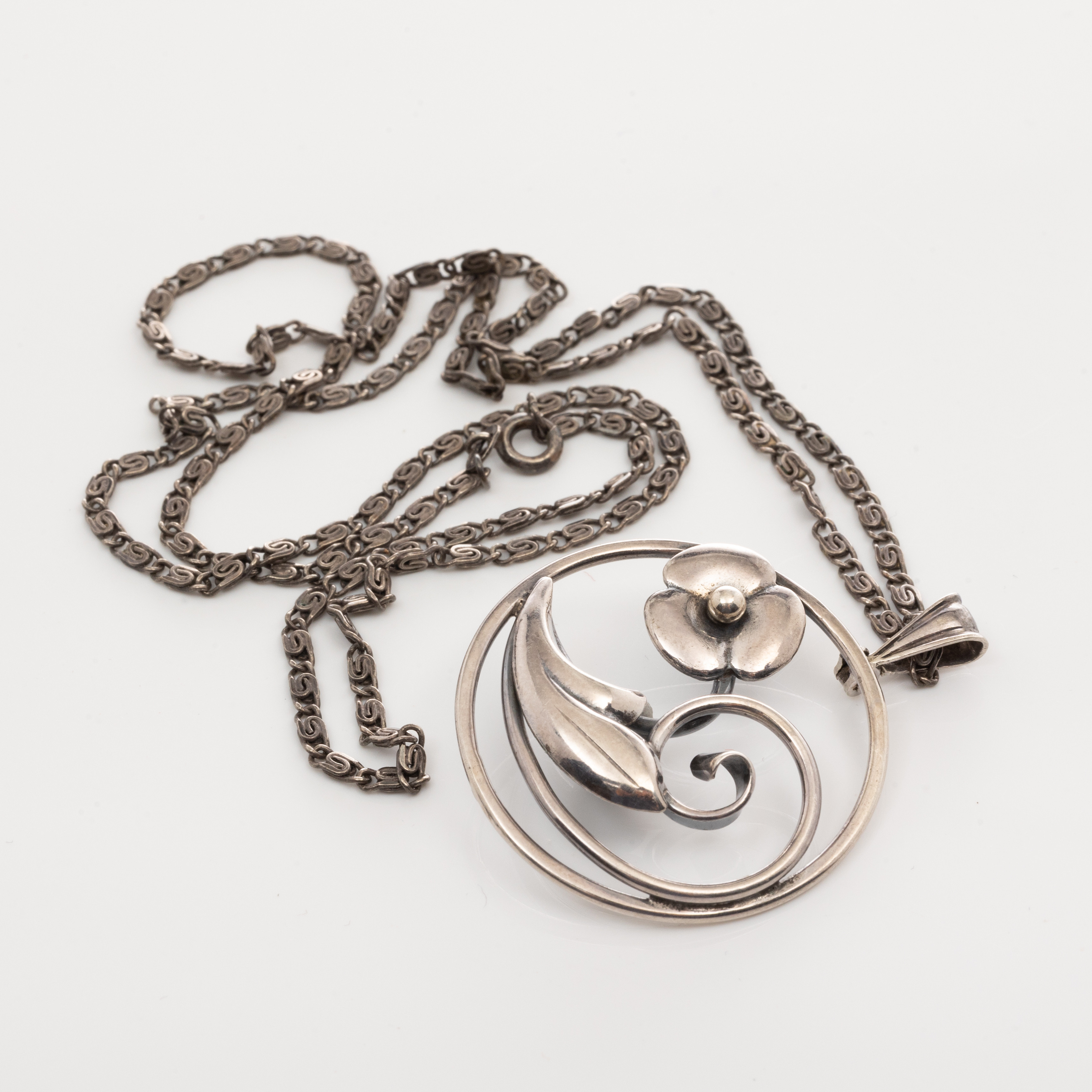 COLLIER, Silver.