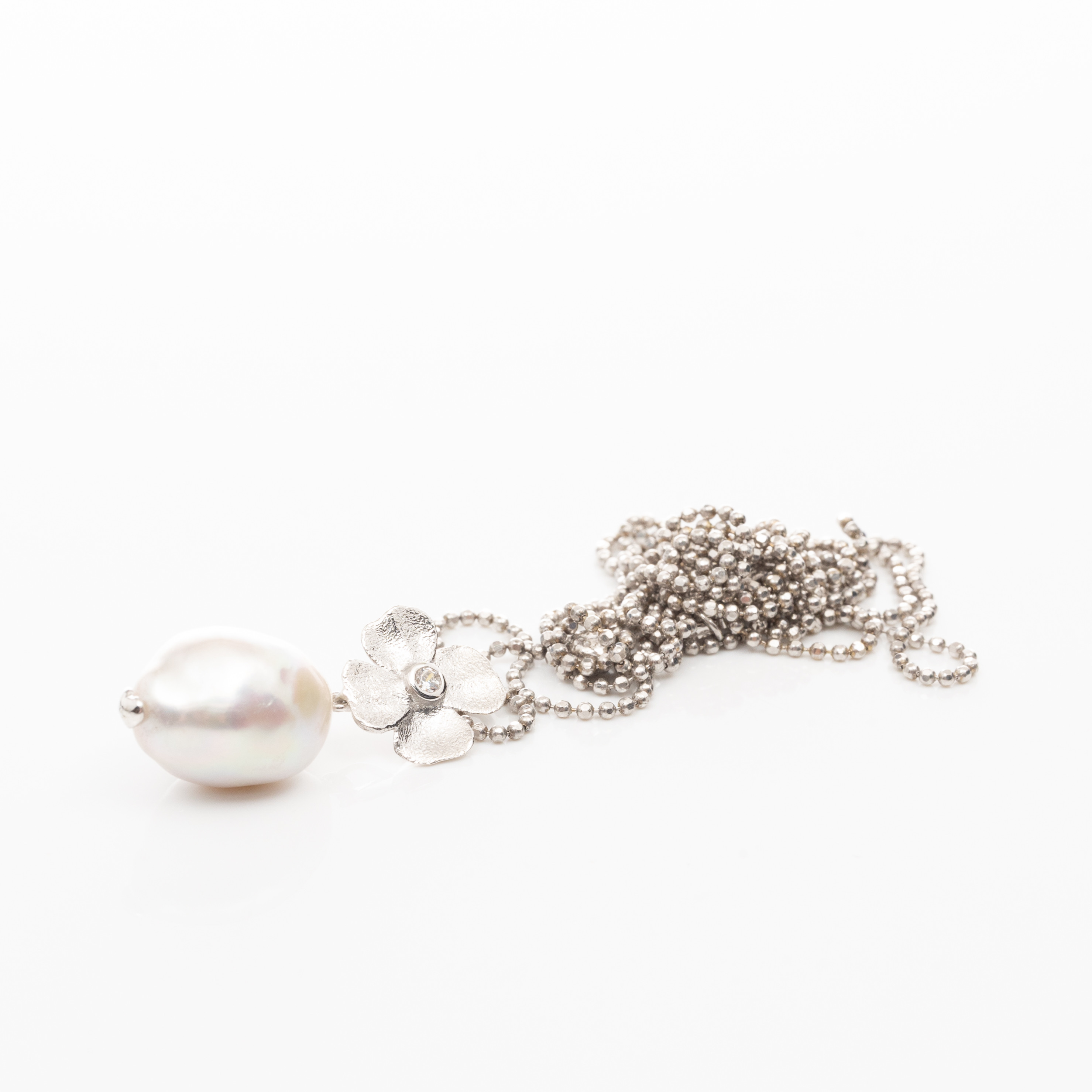 COLLIER, Sterlingsilver, Pärla, Cubic zirkon.