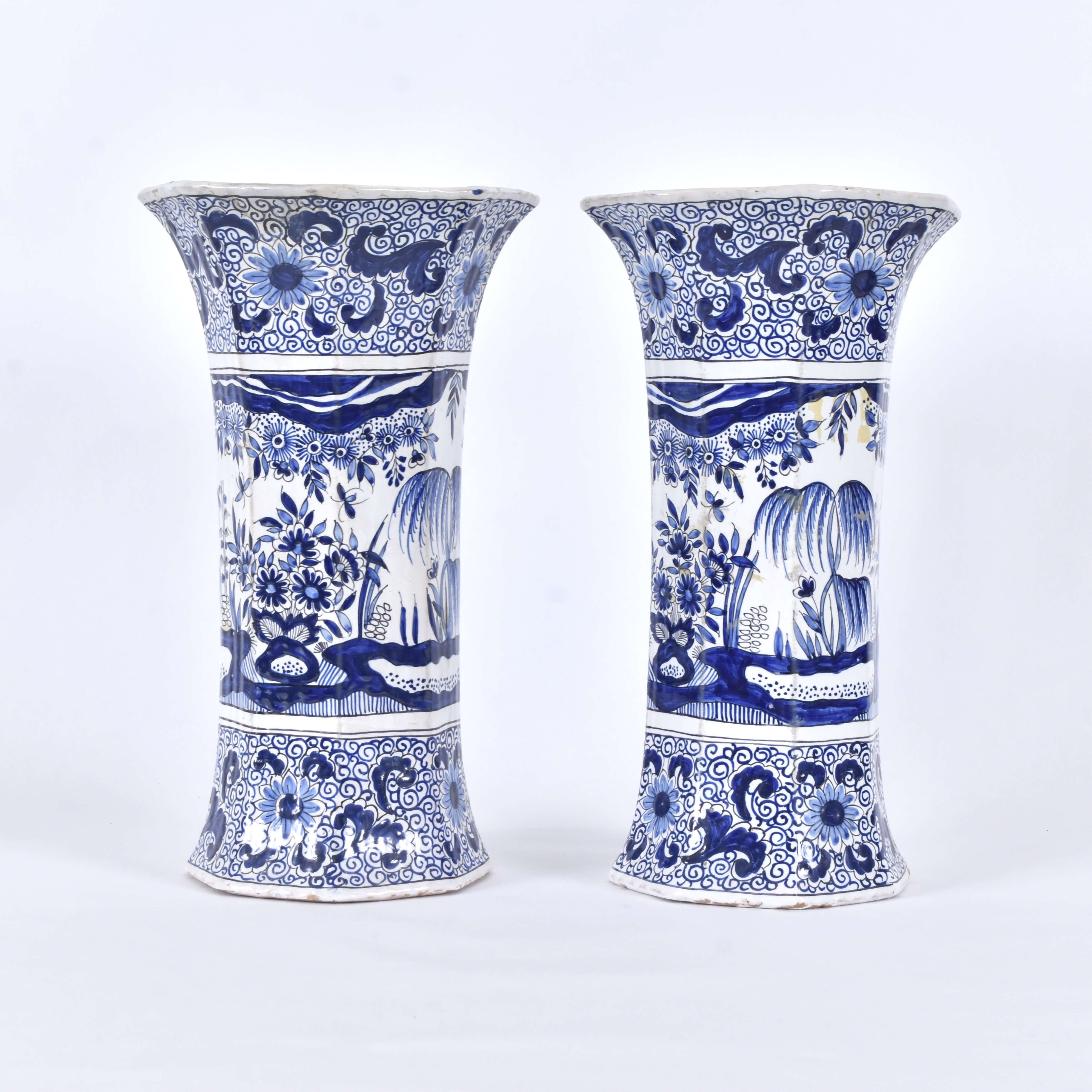 VASER, 1 par, fajans, Pieter Adriaensz Kocx, "De Grieksche A", Delft 1701-1722.